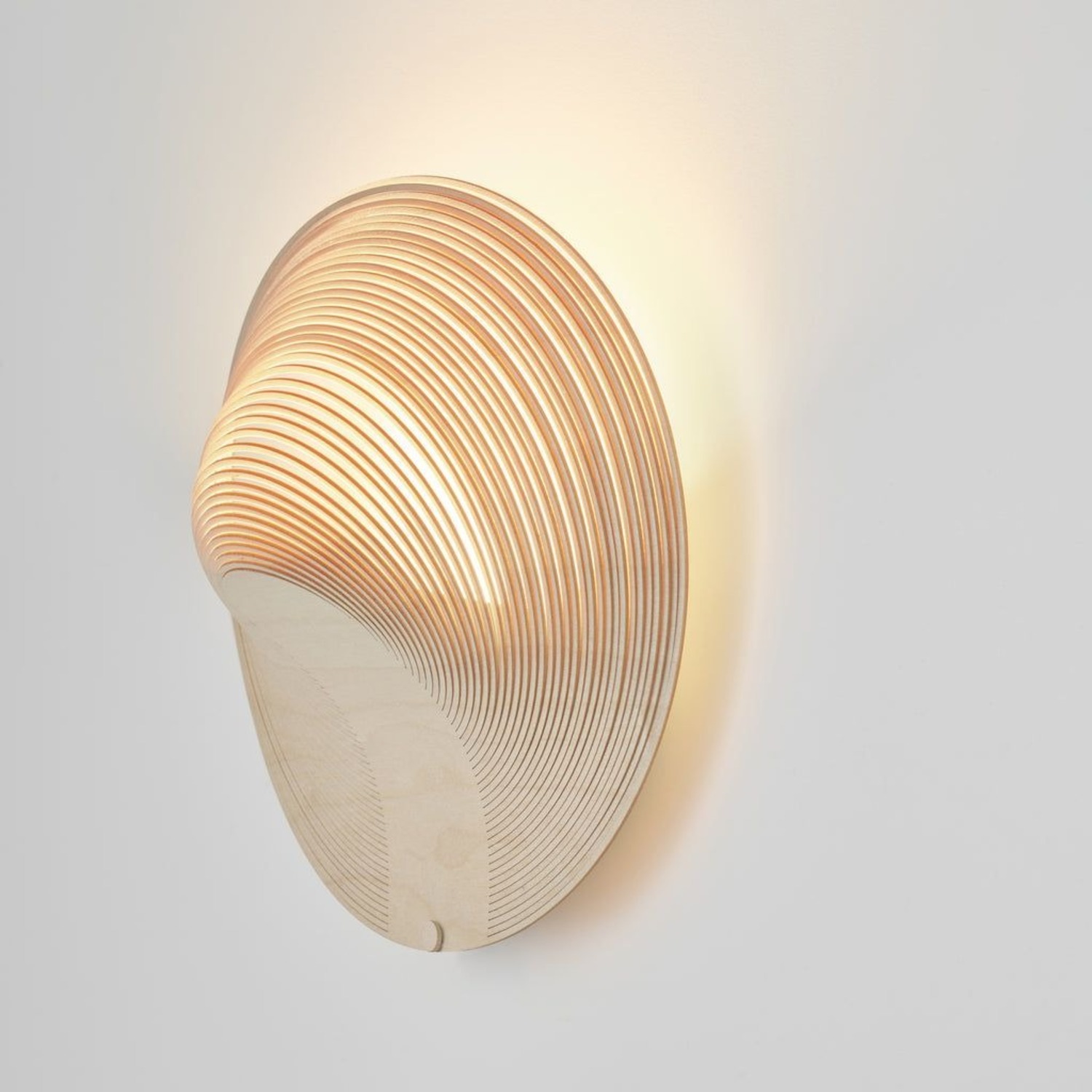 Luceplan Illan Wooden Wall Light ‚Modern Circular - image-2