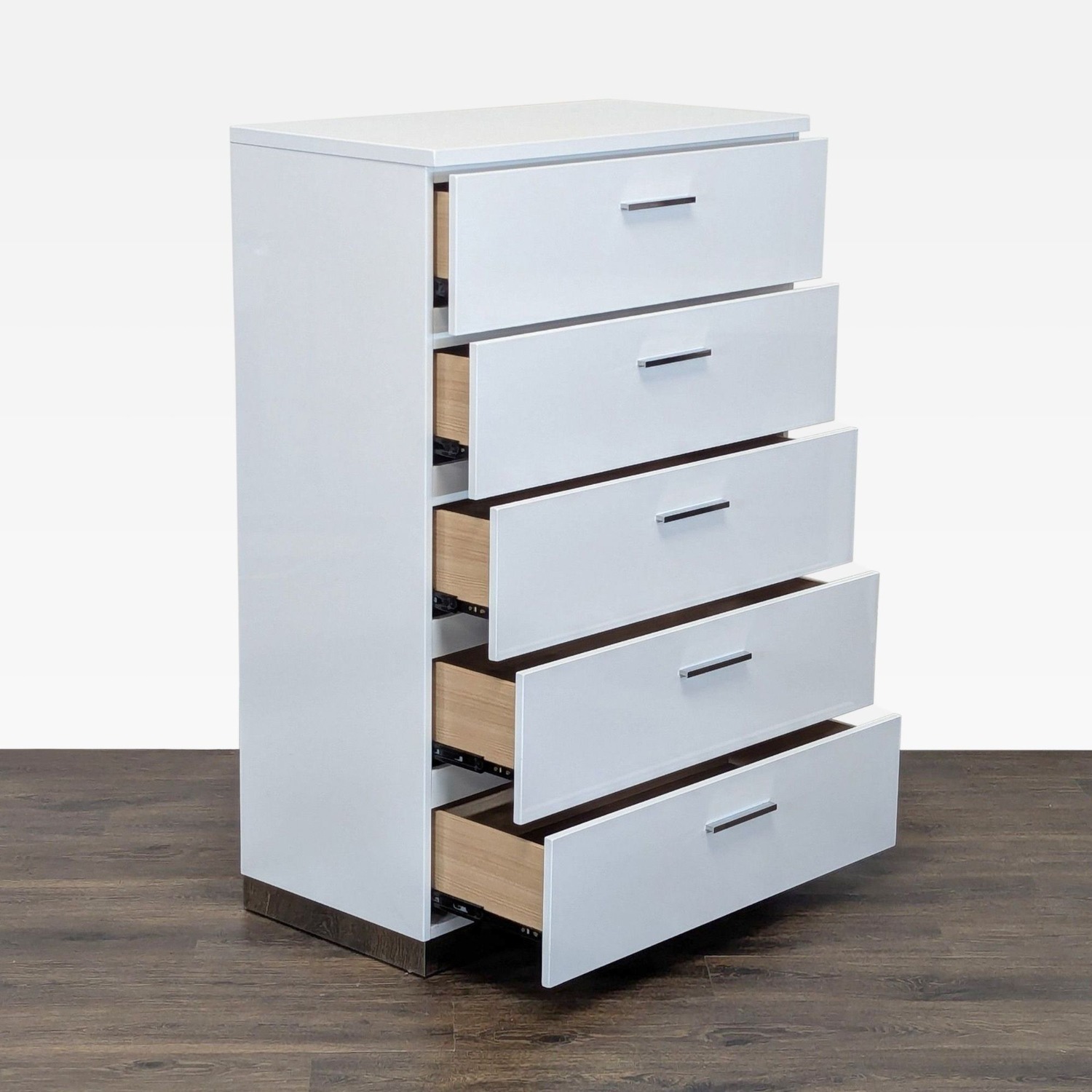 Coaster Felicity Modern 5-Drawer White Chest  - image-2