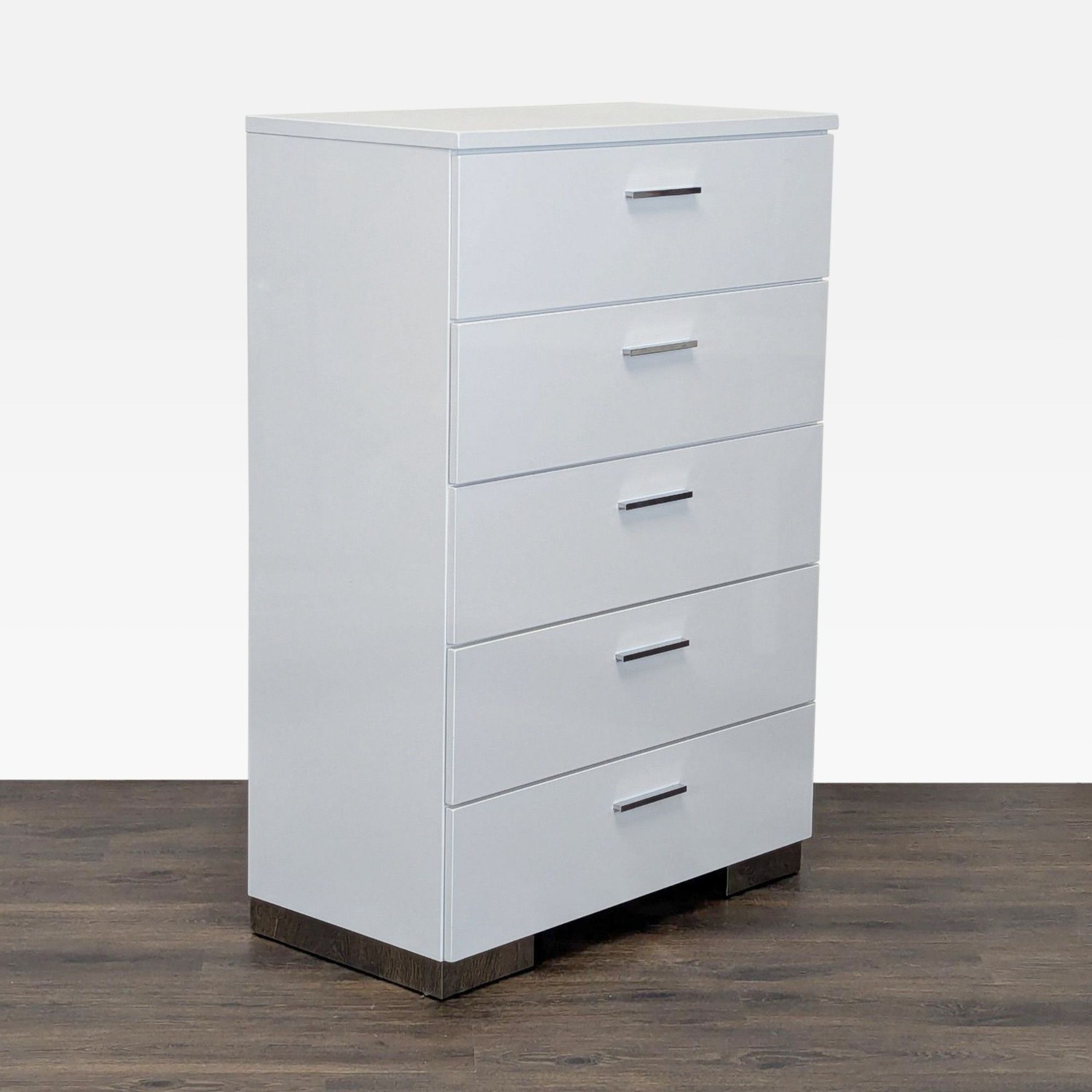 Coaster Felicity Modern 5-Drawer White Chest  - image-1