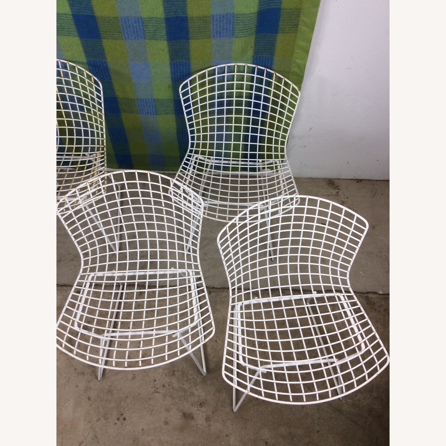 Set of 6 White Metal Chairs by Bertoia for Knoll - image-11