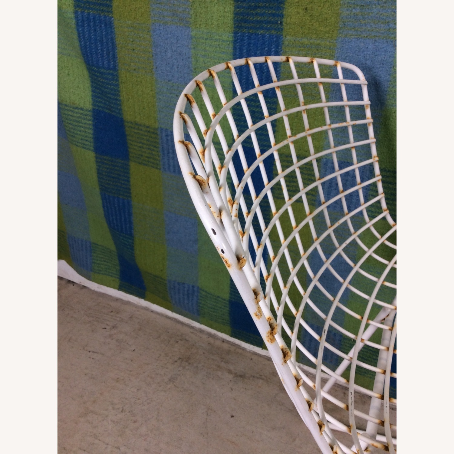 Single White Metal Chair by Bertoia for Knoll - image-12