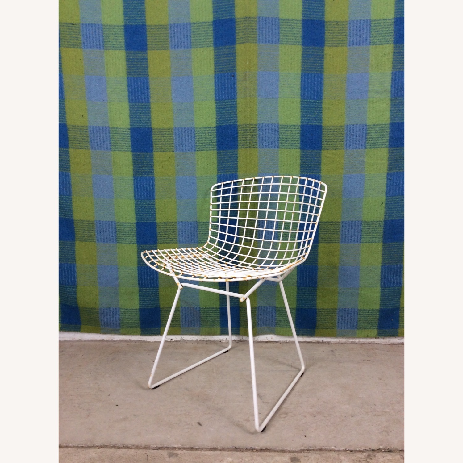 Single White Metal Chair by Bertoia for Knoll - image-3
