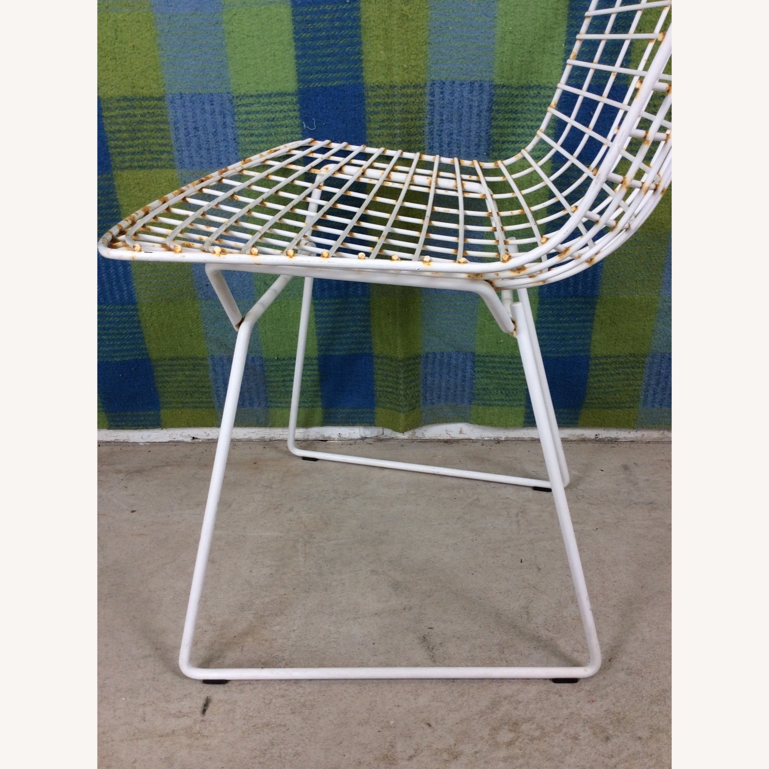 Single White Metal Chair by Bertoia for Knoll - image-5