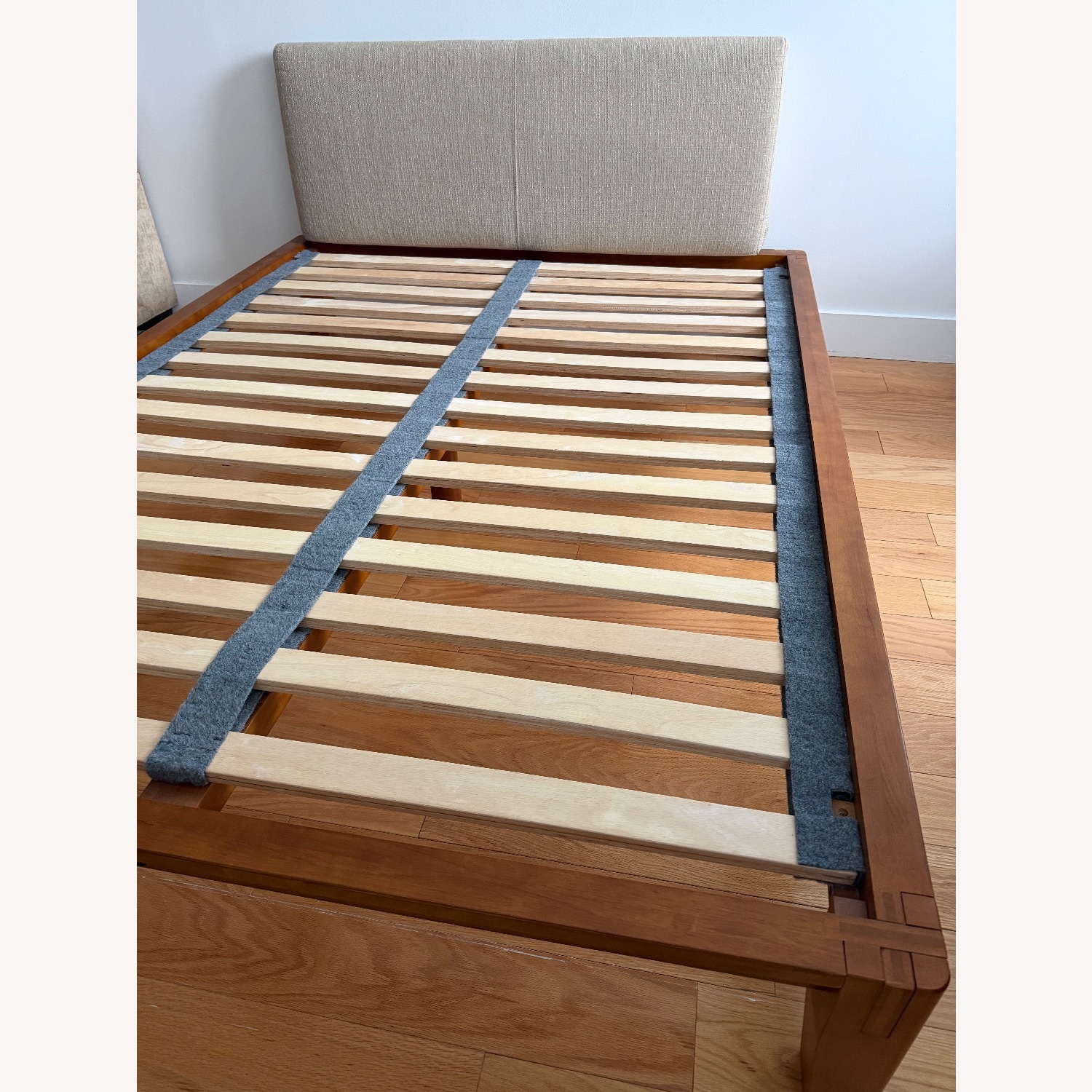 Thuma Dark Brown Wood Queen Bed - image-2