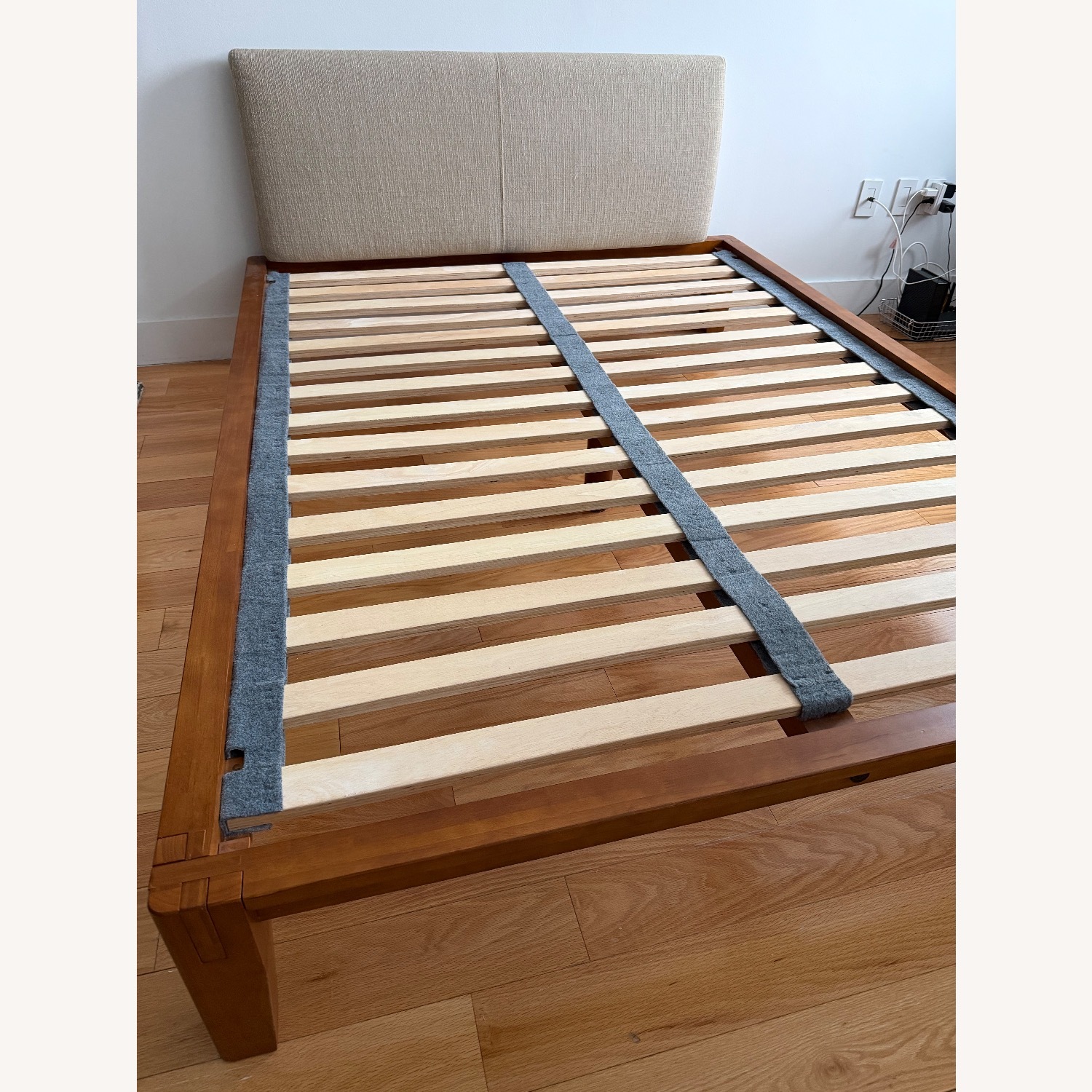 Thuma Dark Brown Wood Queen Bed - image-3