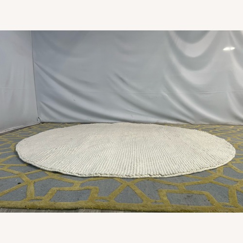 Used Safavieh Natura 287 Flatweave Round Rug in Beige for sale on AptDeco