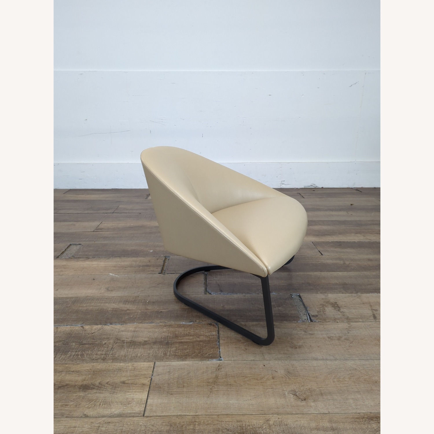 Arper Colina M Chair with Sled Base - image-4