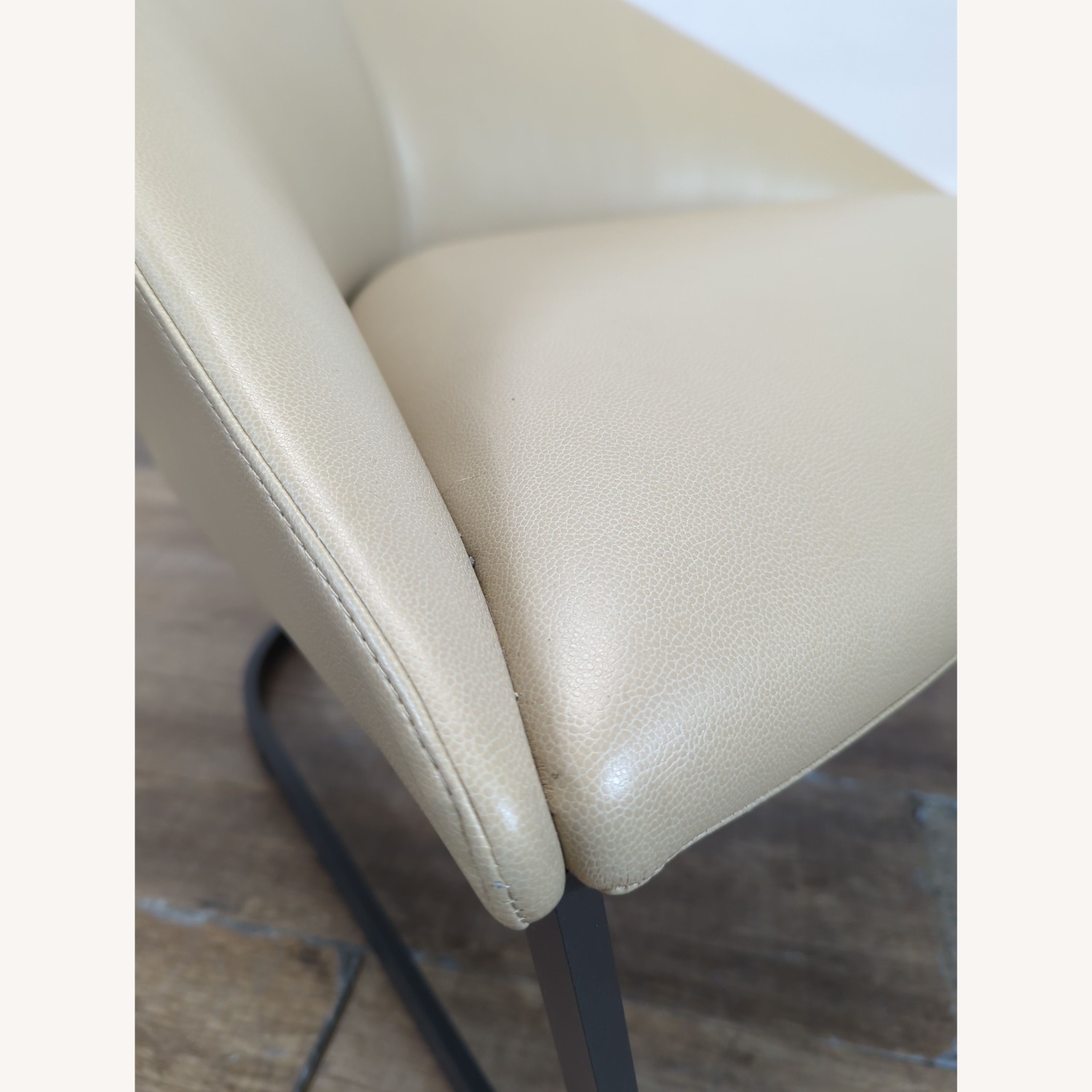 Arper Colina M Chair with Sled Base - image-5