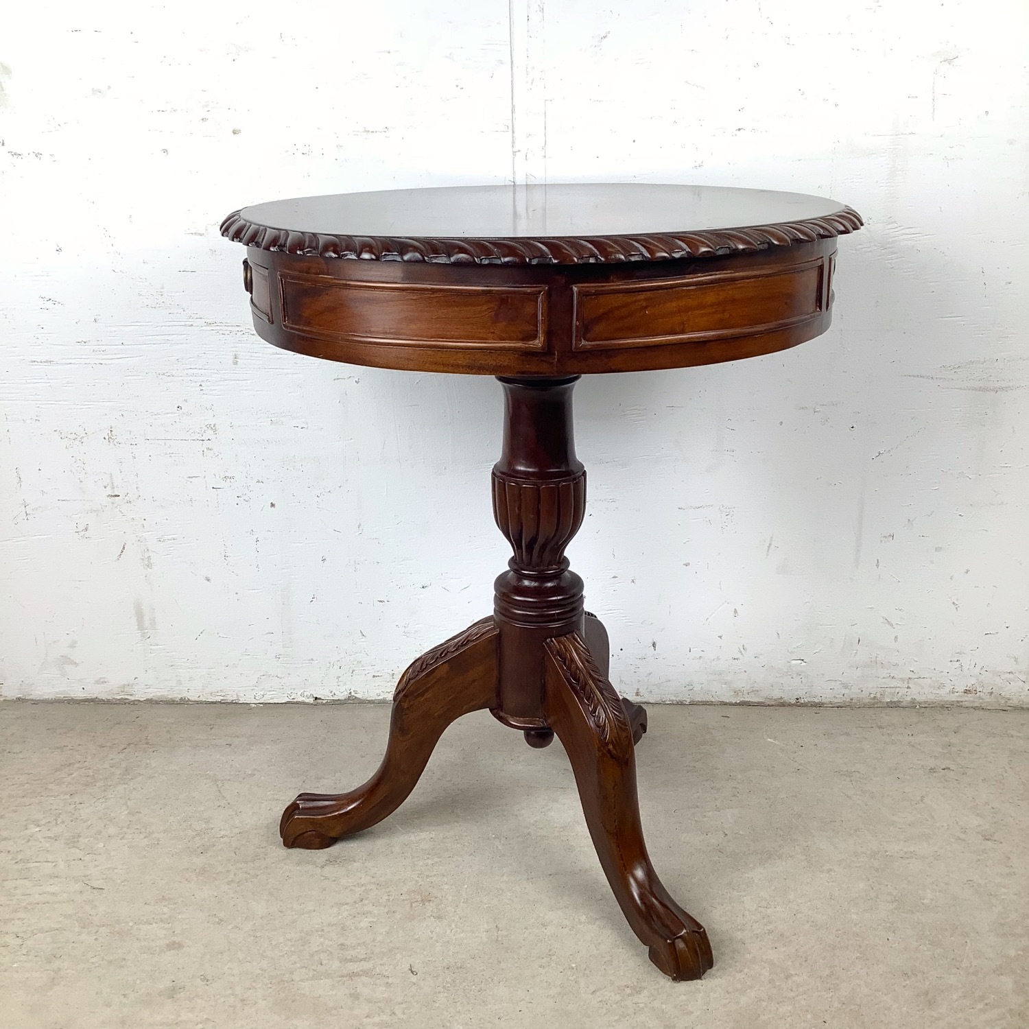 Traditional Round Pedestal Side Table - image-4