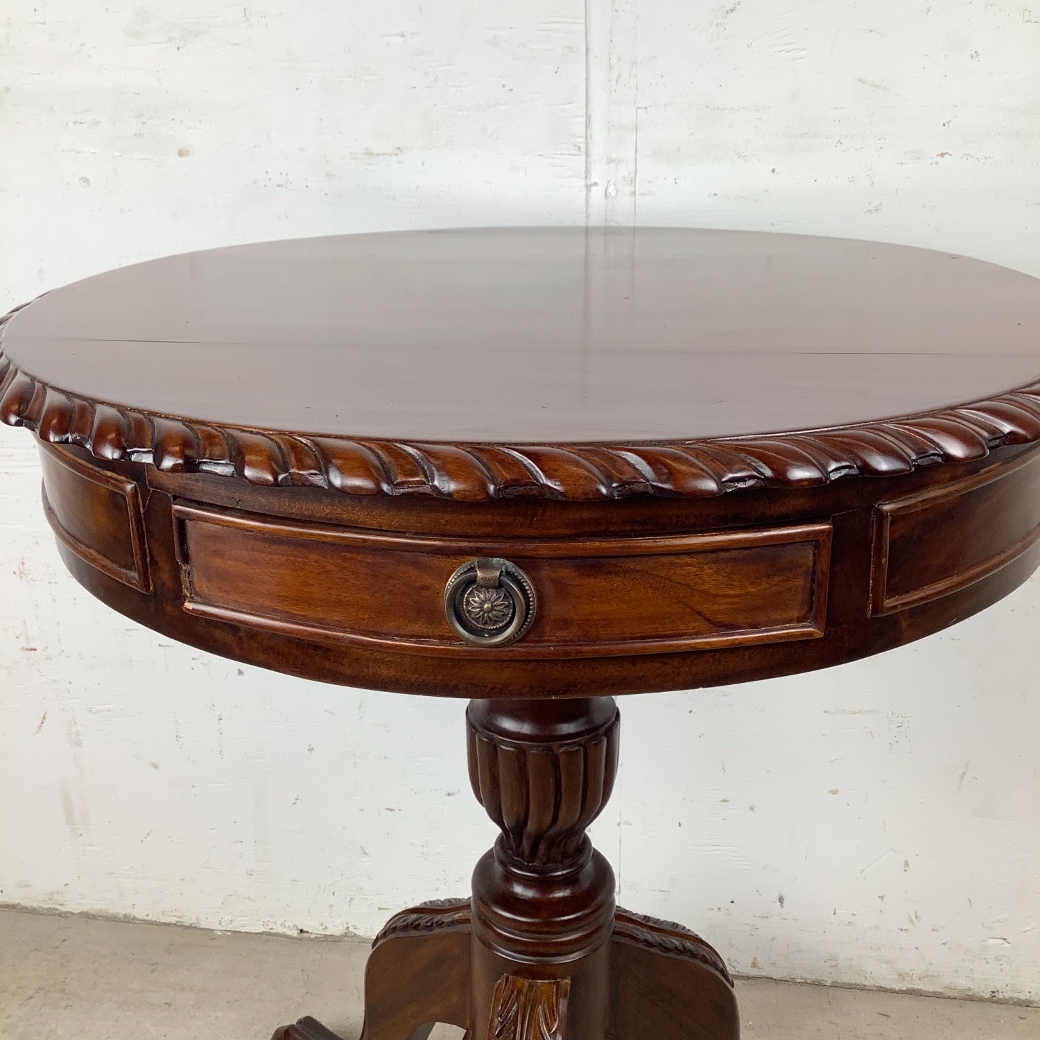 Traditional Round Pedestal Side Table - image-2
