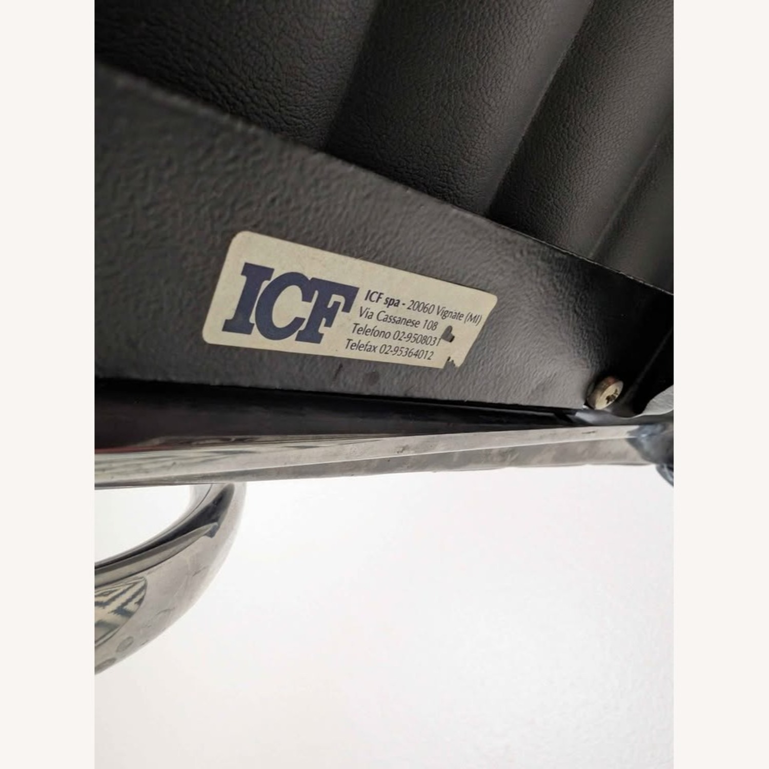 Charles Eames Aluminum Group EA117 Chair ICF - image-8