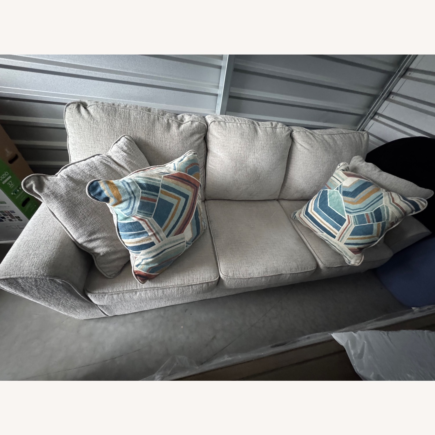 Ashley Furniture Cashton Sofa - image-3