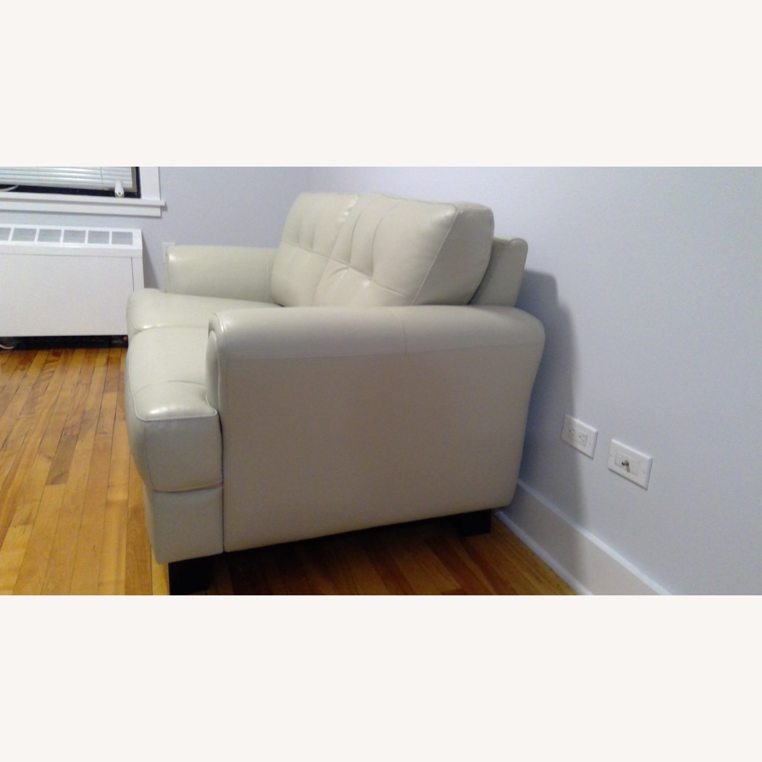 Raymour & Flanigan Diego Leather Loveseat  - image-3