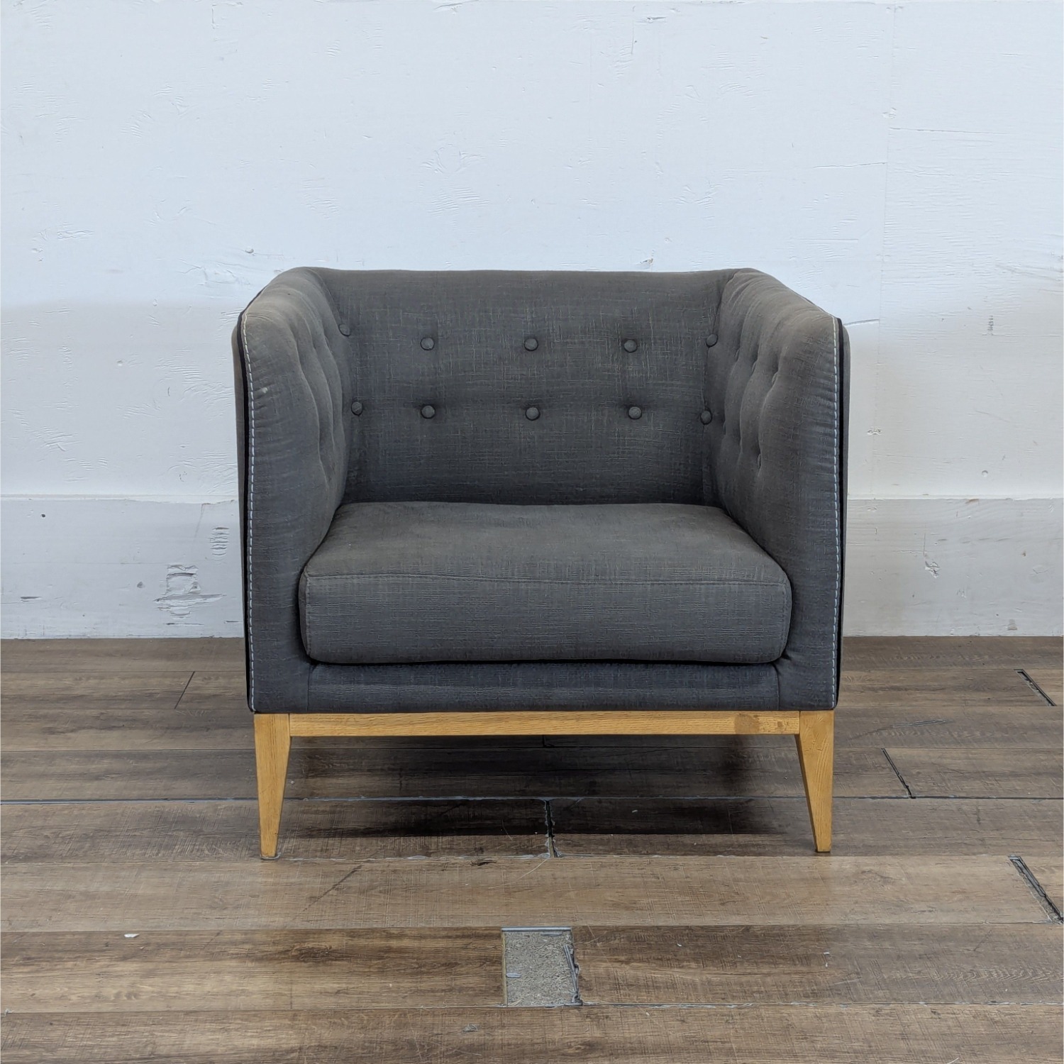 Moe‚ Home Collection Modern Accent Chair - image-4