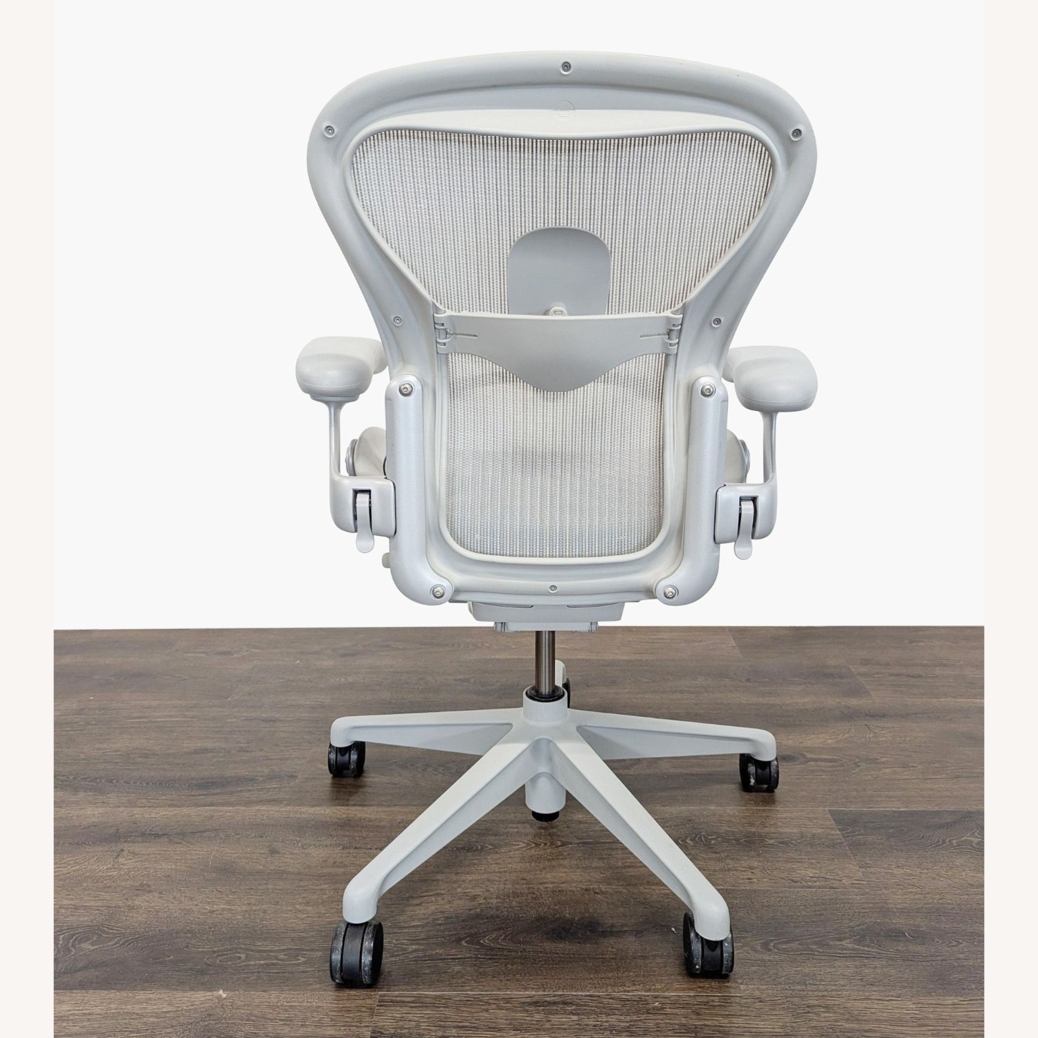 Herman Miller Aeron Chair Size A in Mineral - image-3