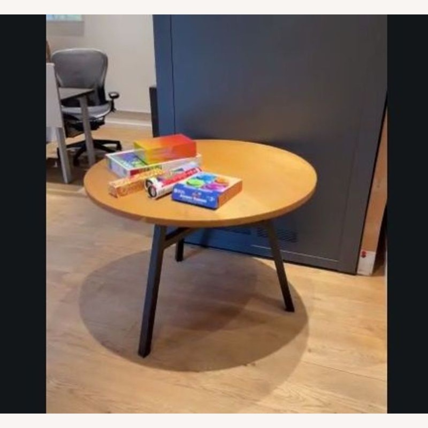 OHIO Furniture Dining Table - image-3