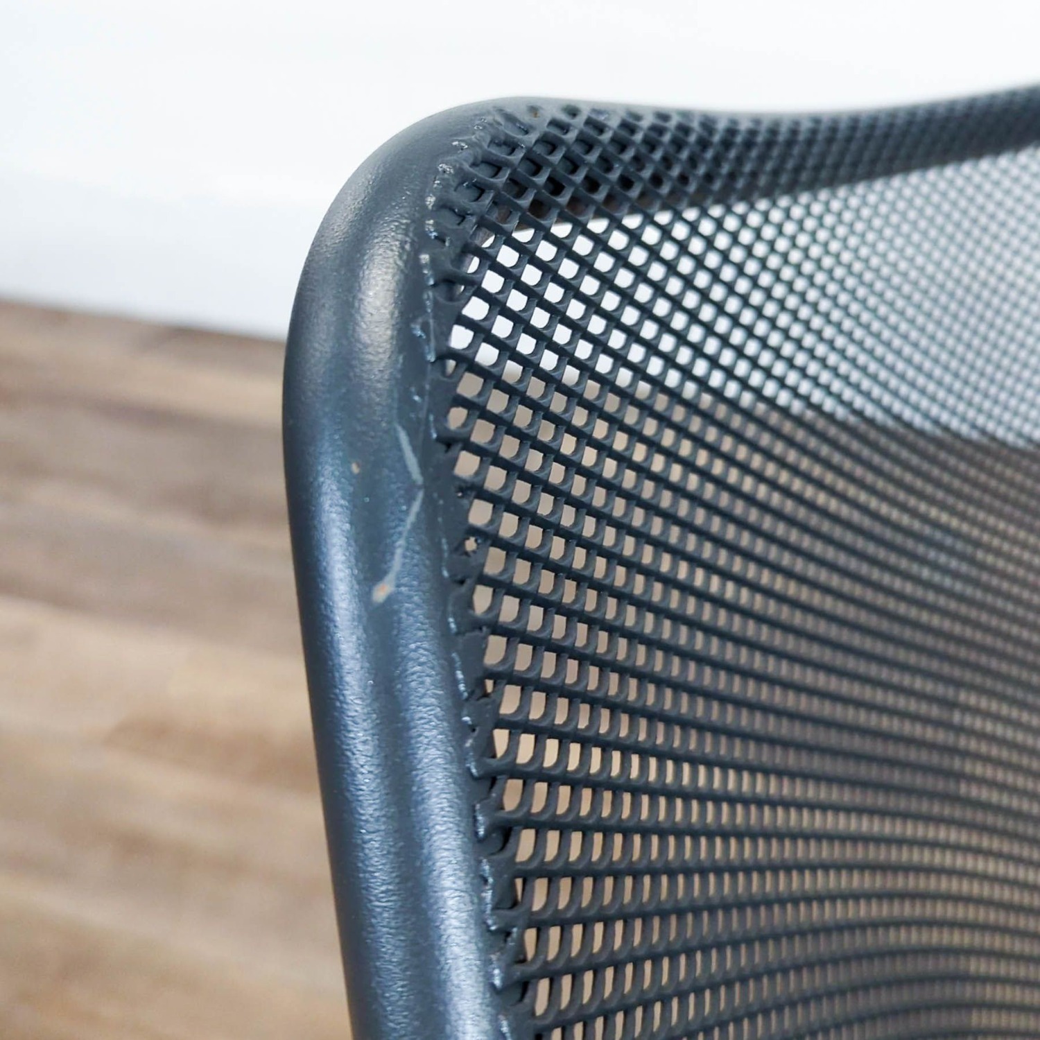 Modern Indoor/Outdoor Metal Lounge Chair - image-5