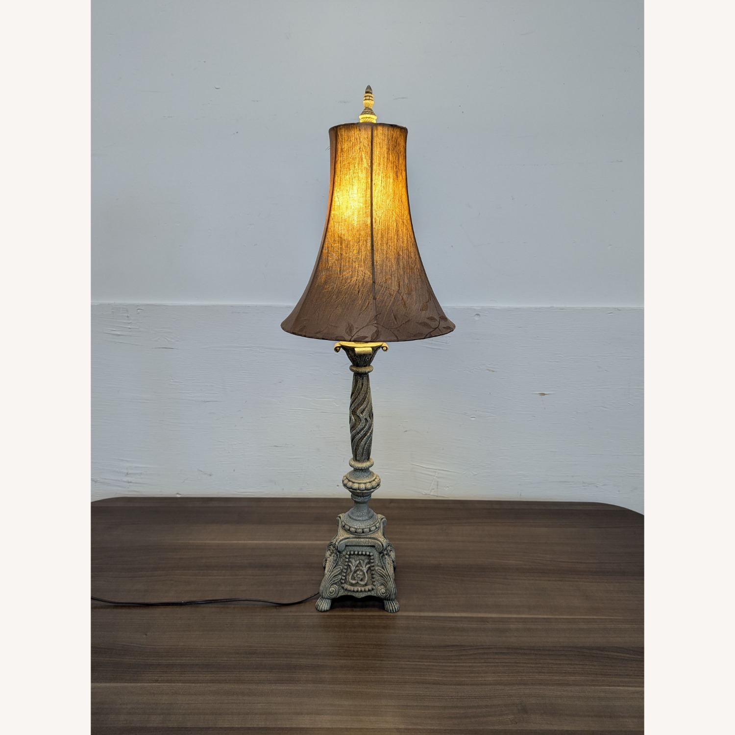 Vintage Style Table Lamp with Ornate Base	 - image-4