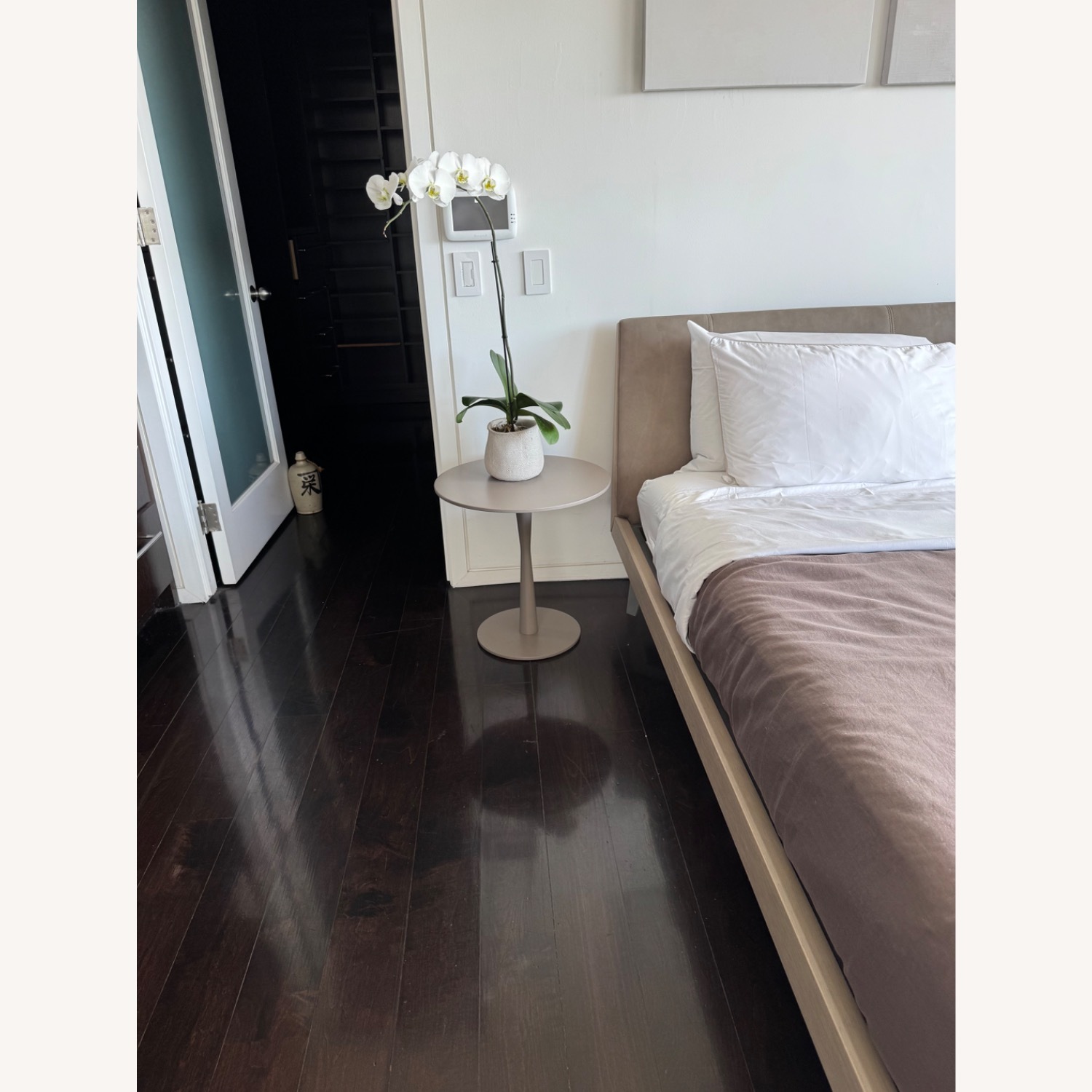 Natural Leather King Bed - image-2