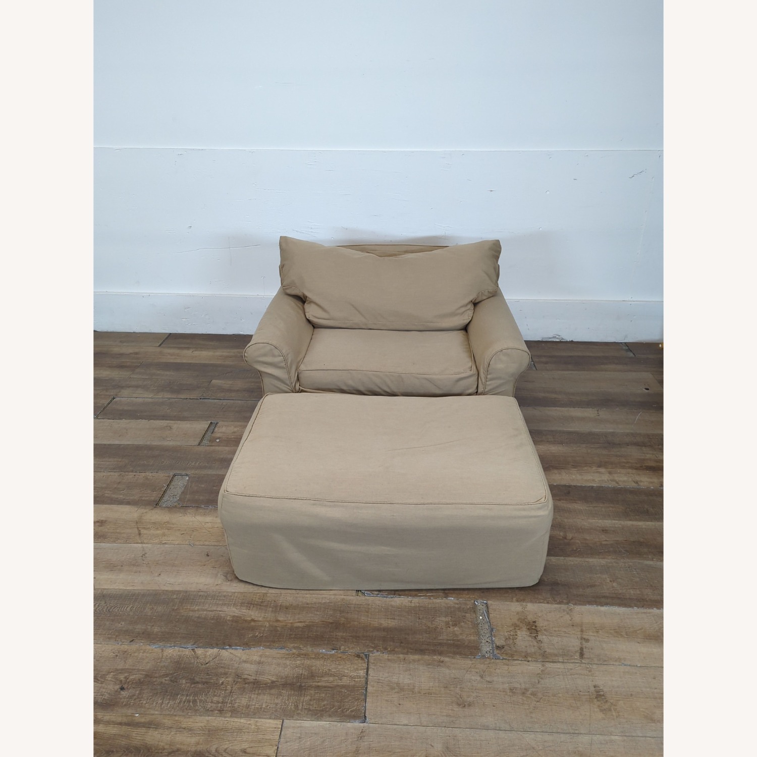 Traditional Slipcovered Lounge Chair with Matching Ottoman - image-5