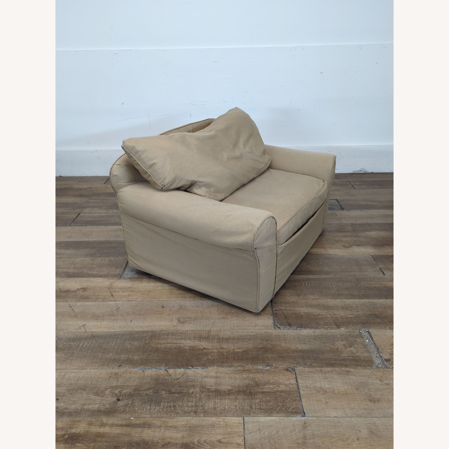 Traditional Slipcovered Lounge Chair with Matching Ottoman - image-6