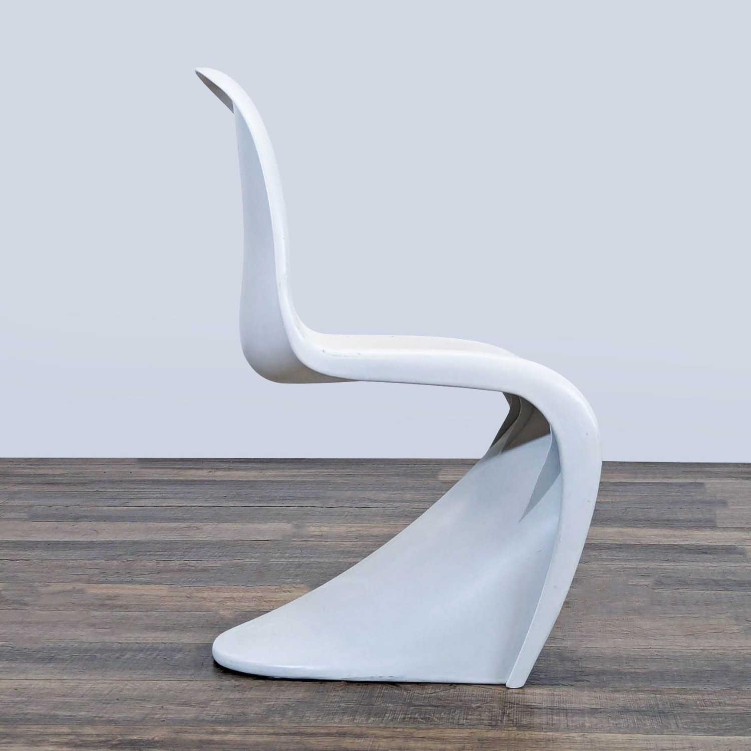 Mid-Century Style Moulded Plastic Panton Dining Chair - image-4