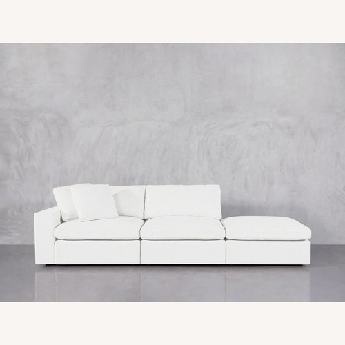 Used Comfy White 7th Avenue Modular Sectional  for sale on AptDeco