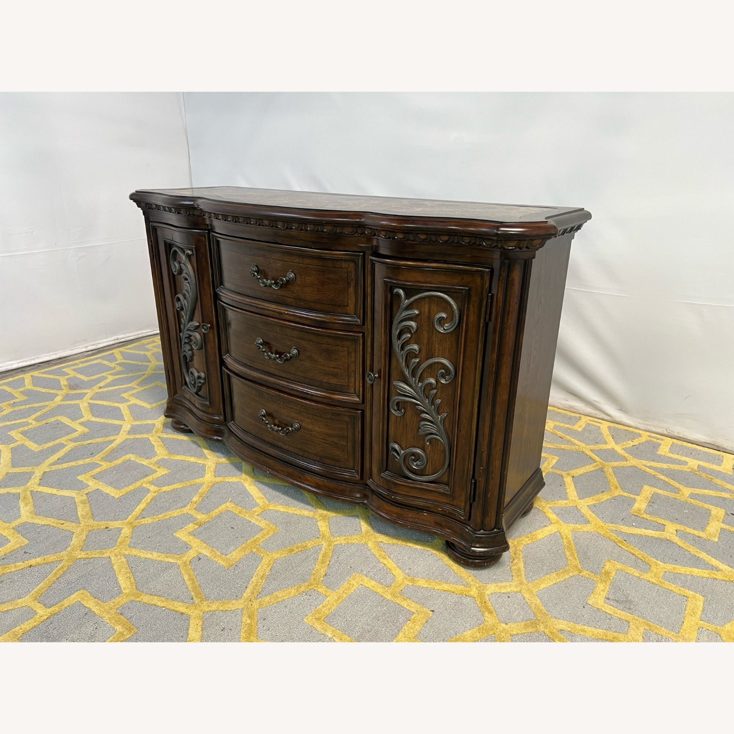 Steve Silver Royale Buffet - image-4