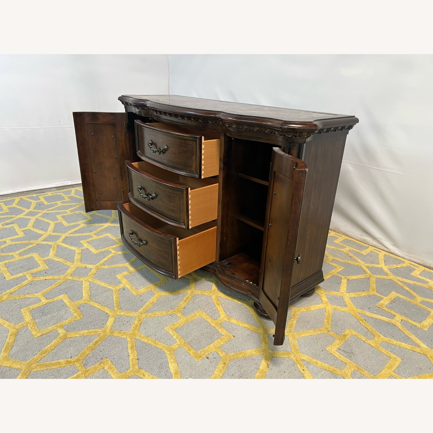 Steve Silver Royale Buffet - image-6