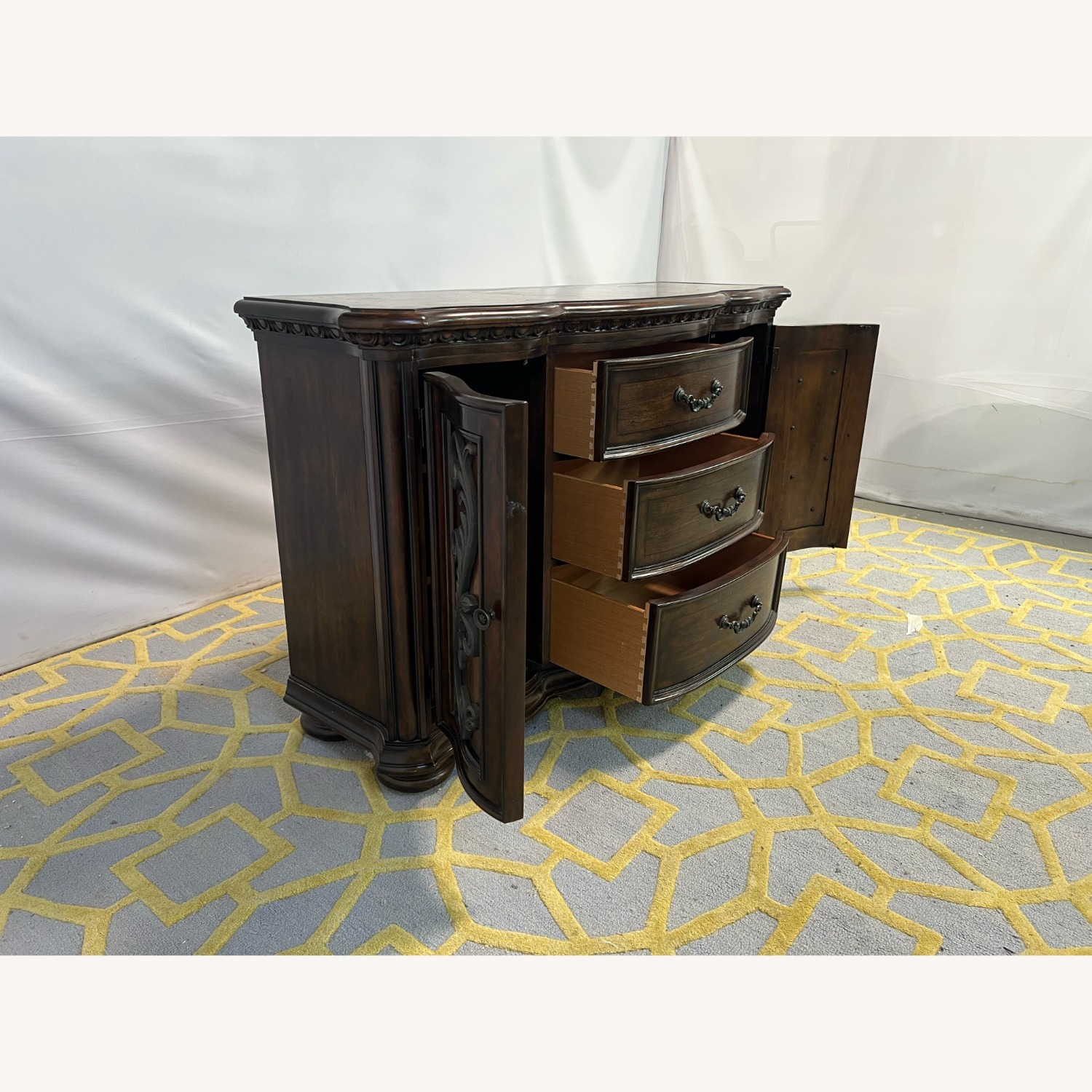 Steve Silver Royale Buffet - image-5