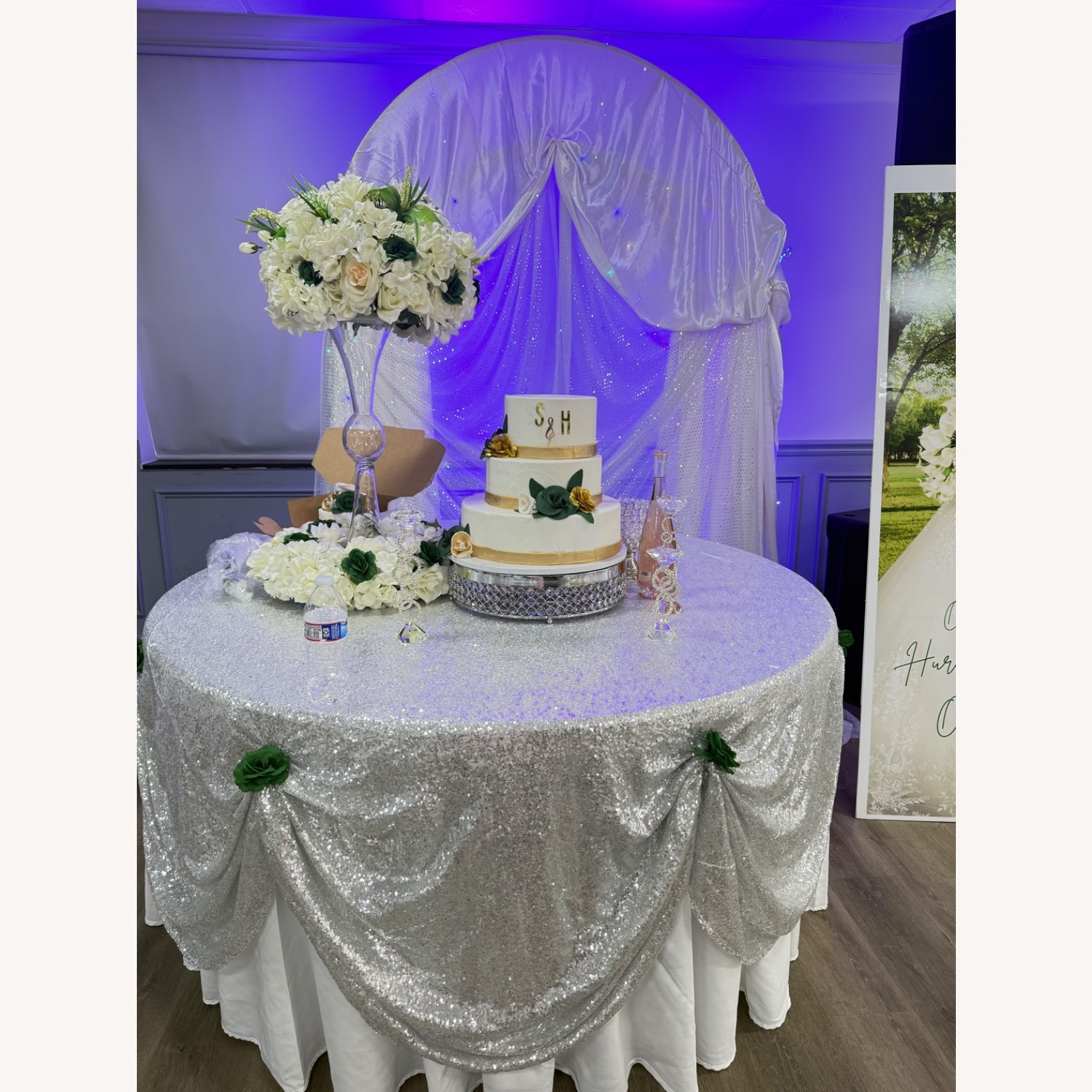 This table is bland new  - image-1