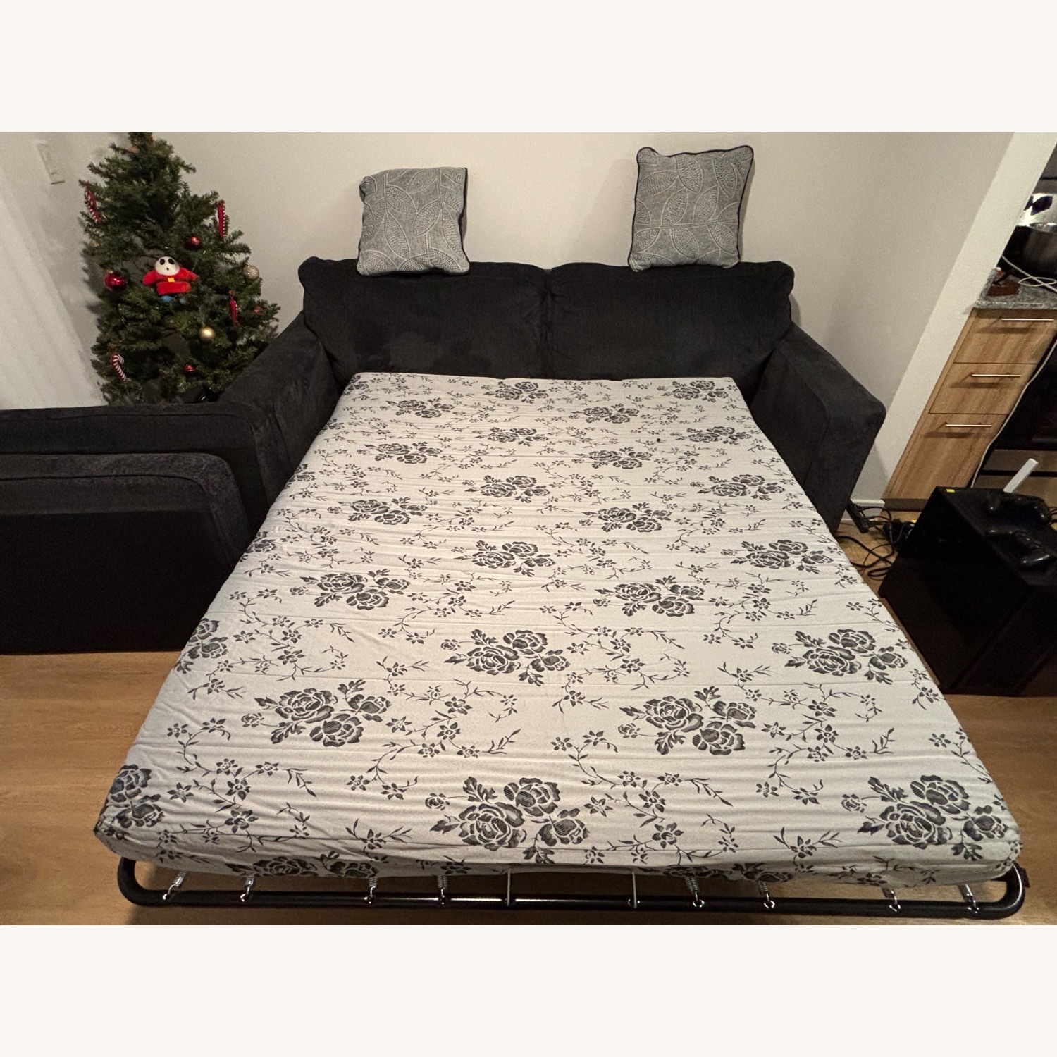 Ashley Altari Queen Sleeper Sofa - image-2