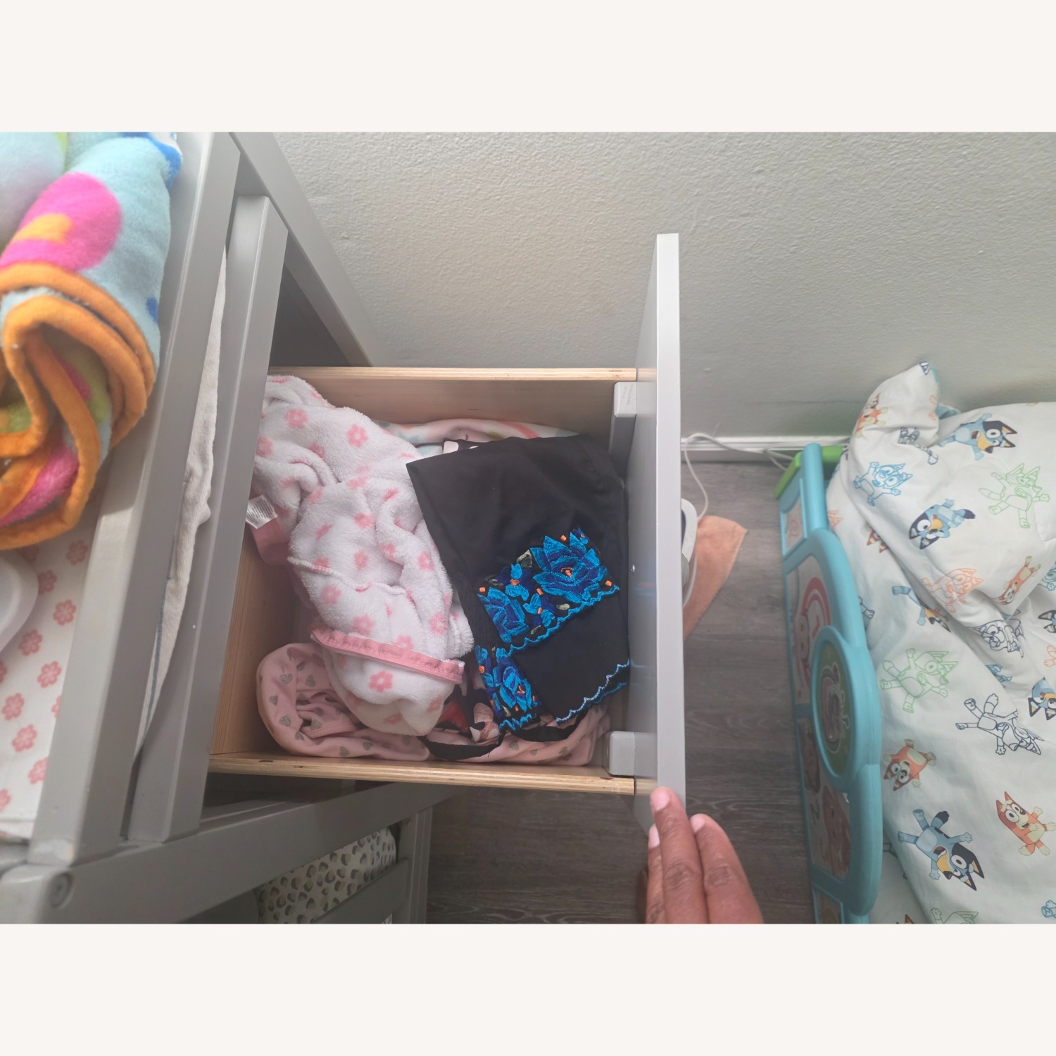 Graco Hadley 4 - in - 1 Crib  - image-3