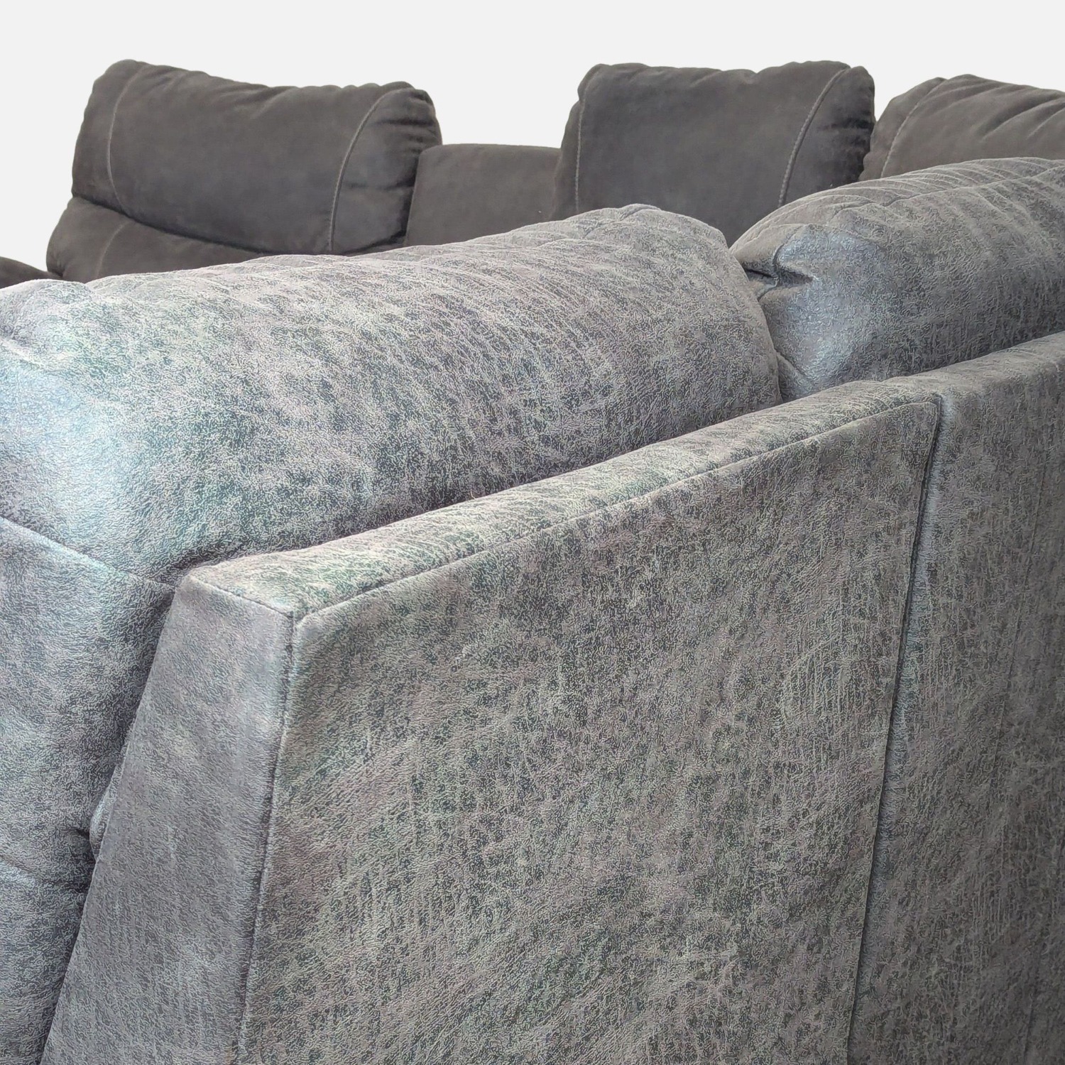 La-Z-Boy Trouper Sectional with Chaise and Storage - image-4