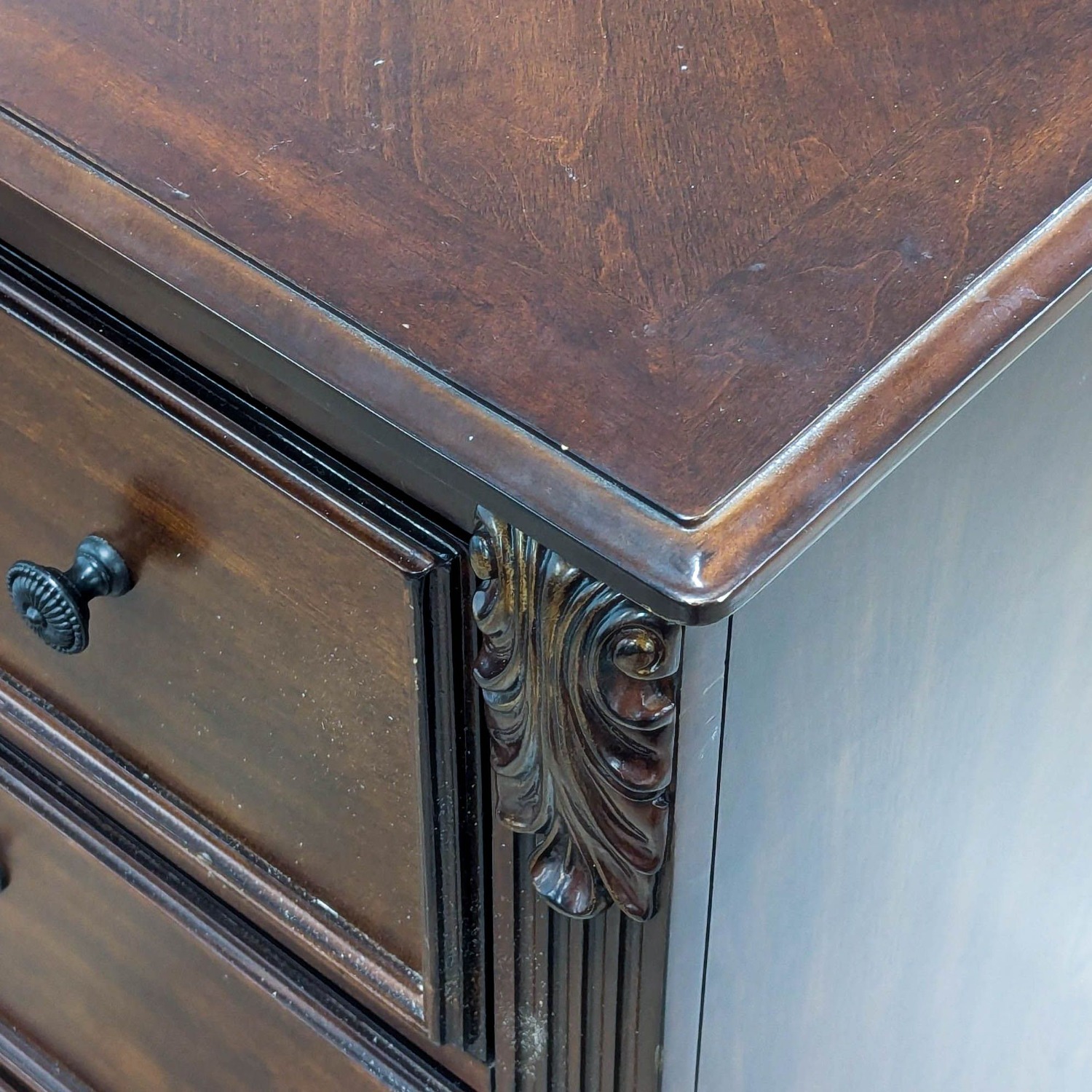 Ashley Furniture Leahlyn Traditional 7-Drawer  - image-5