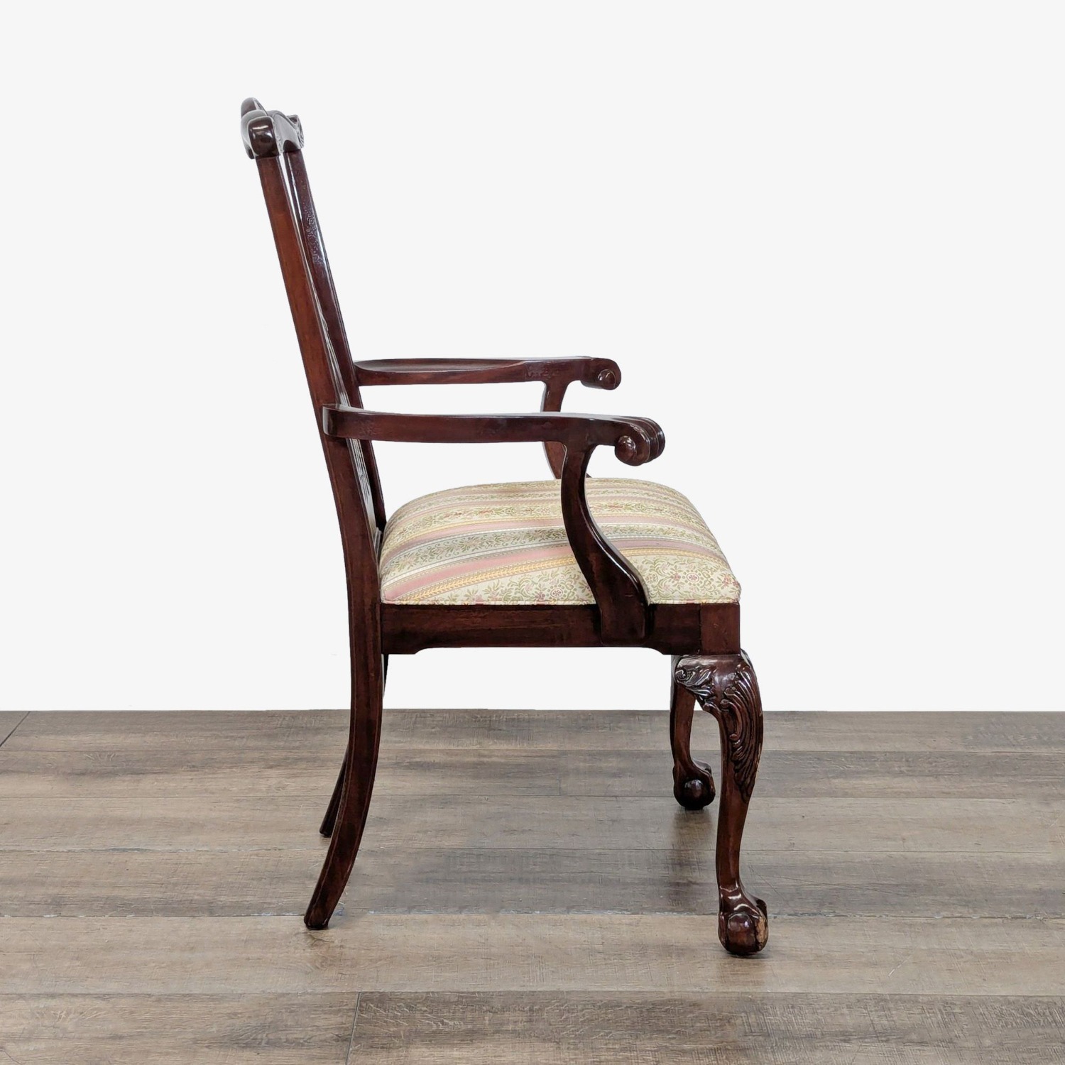 Set of Eight Ethan Allen English Chippendale  - image-5