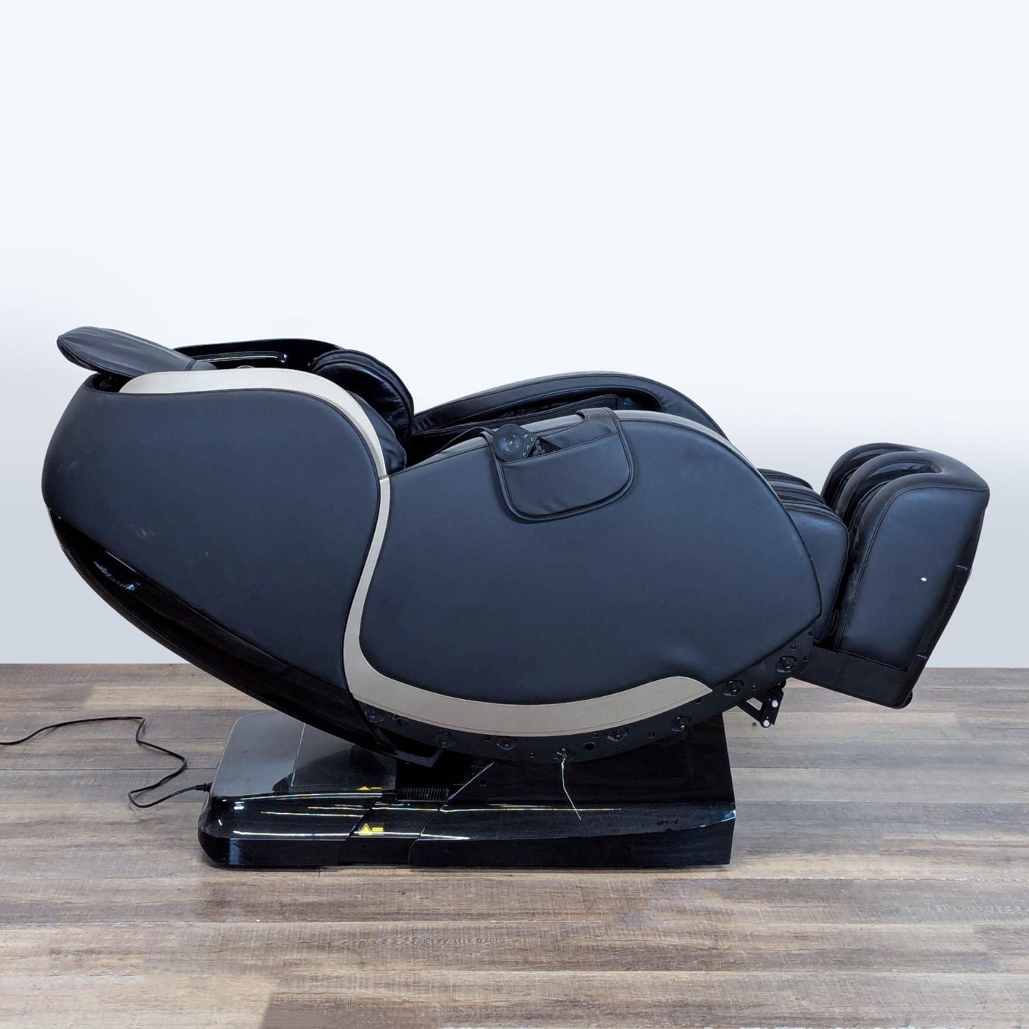 Massage Medik Zero Gravity Full Body Massage Chair - image-3