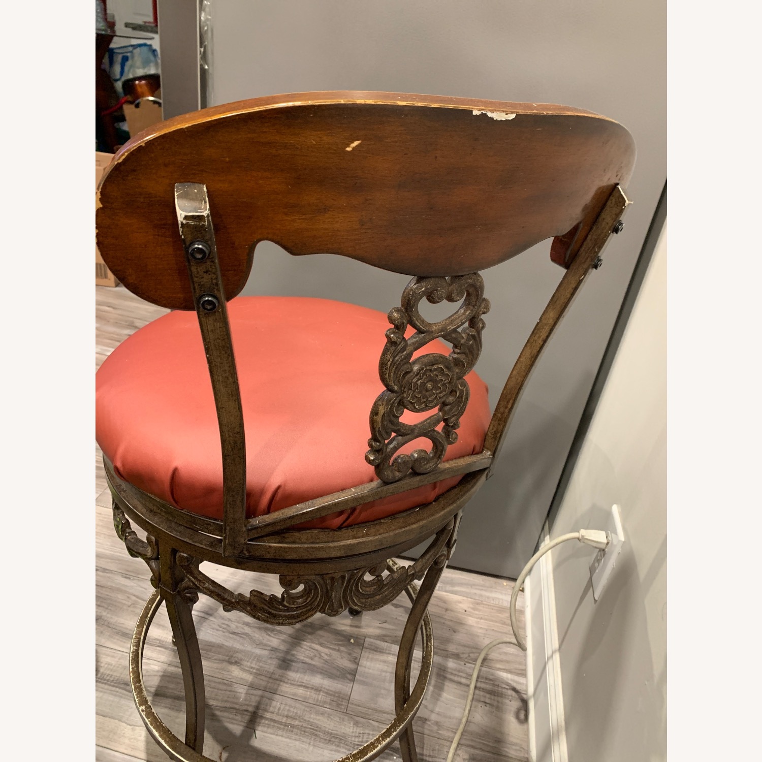 Arlington Hollywood Regency 24" Barstools - image-3