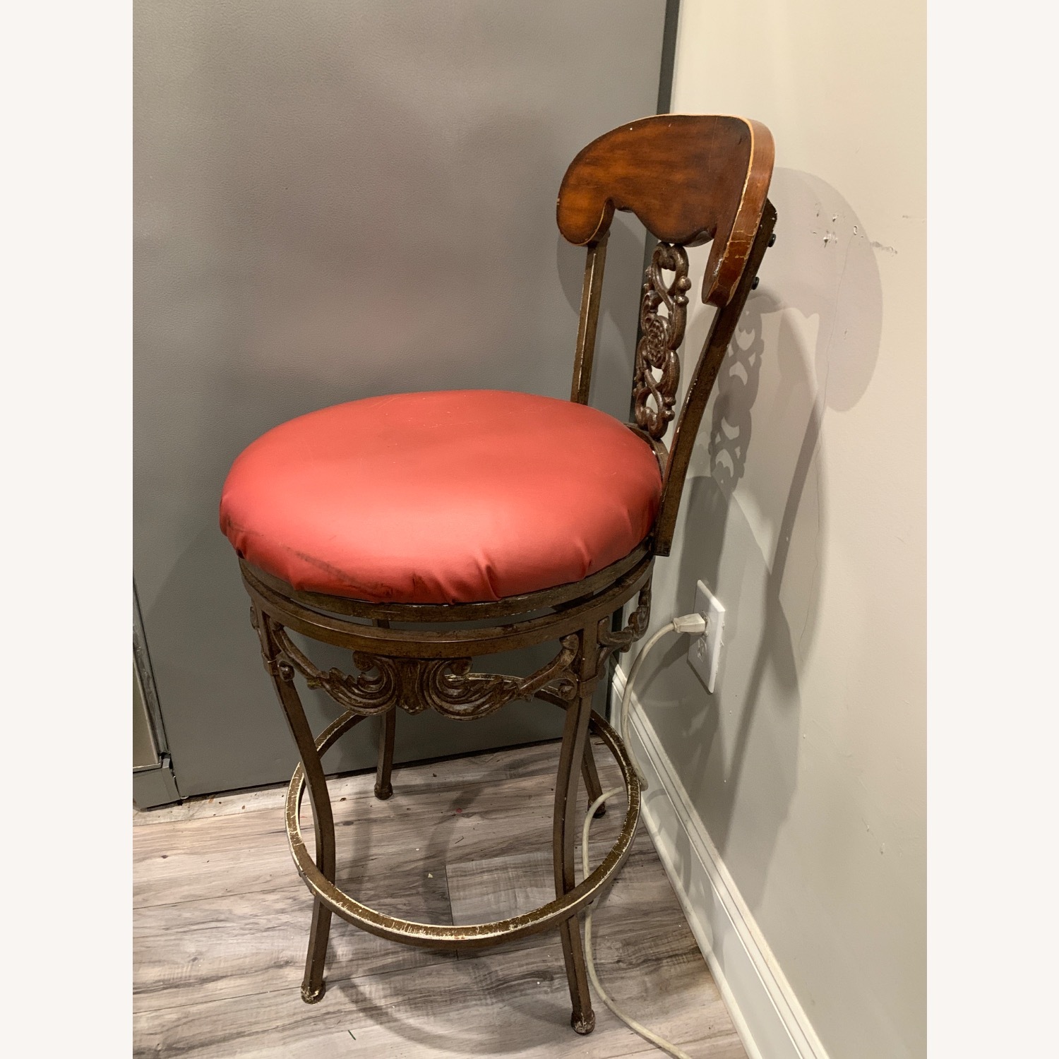 Arlington Hollywood Regency 24" Barstools - image-2