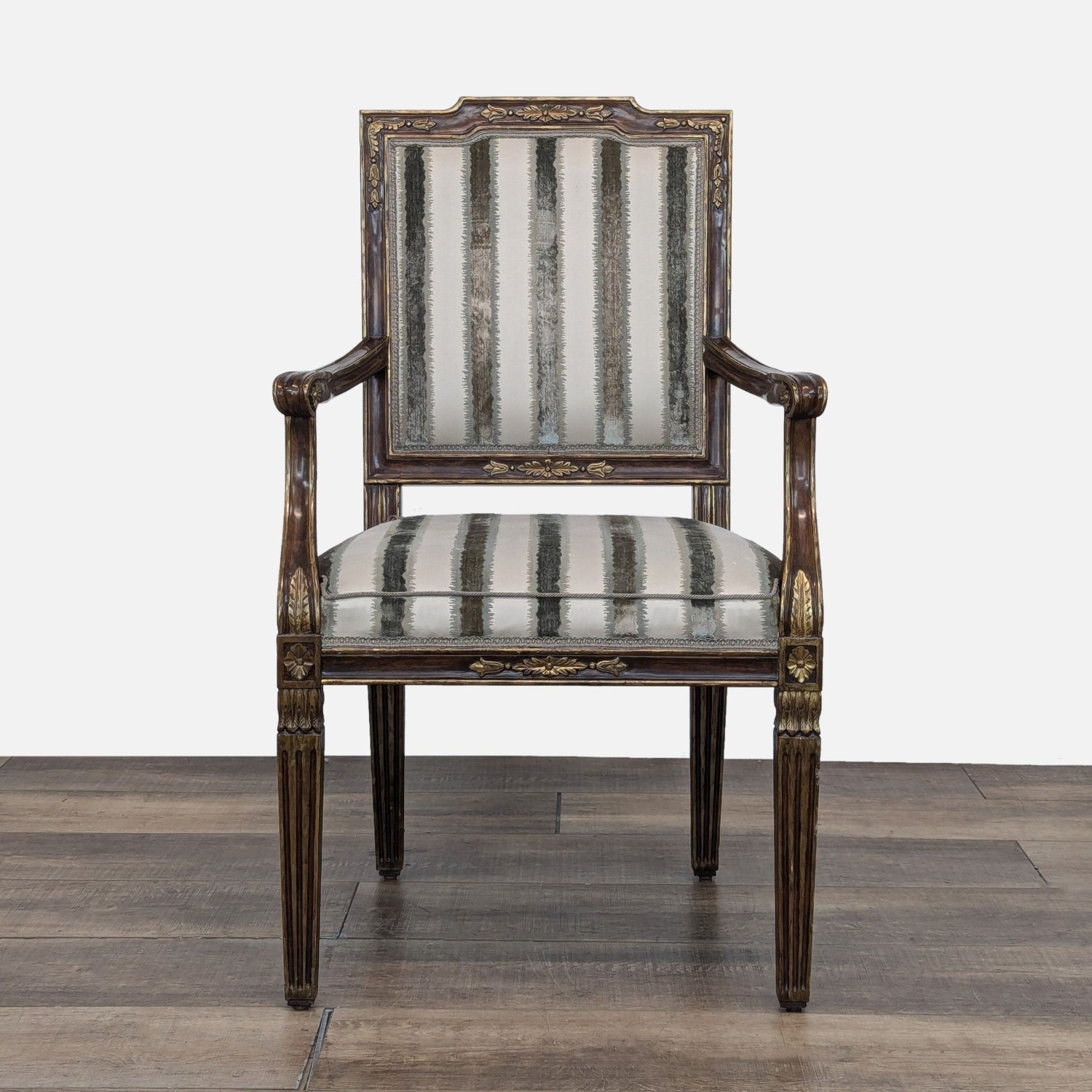 Minton-Spidell Dining Set - Table with 8 Chairs - image-8