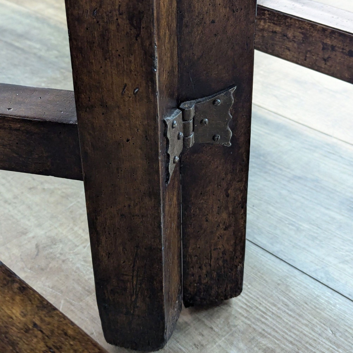 Minton-Spidell Dining Set - Table with 8 Chairs - image-7