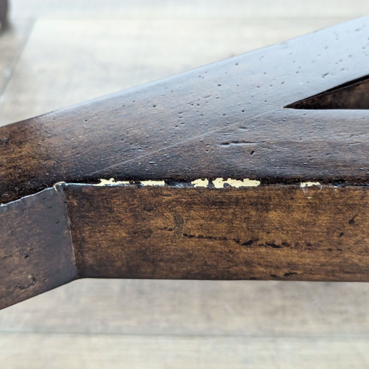 Minton-Spidell Dining Set - Table with 8 Chairs - image-5