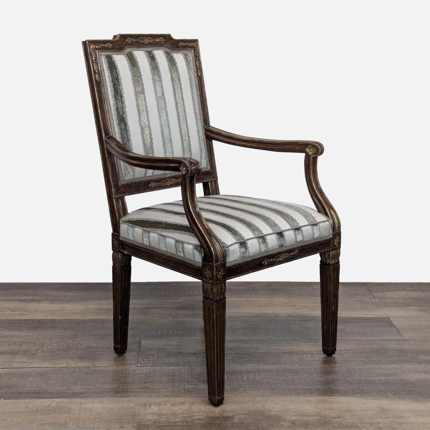 Minton-Spidell Dining Set - Table with 8 Chairs - image-9