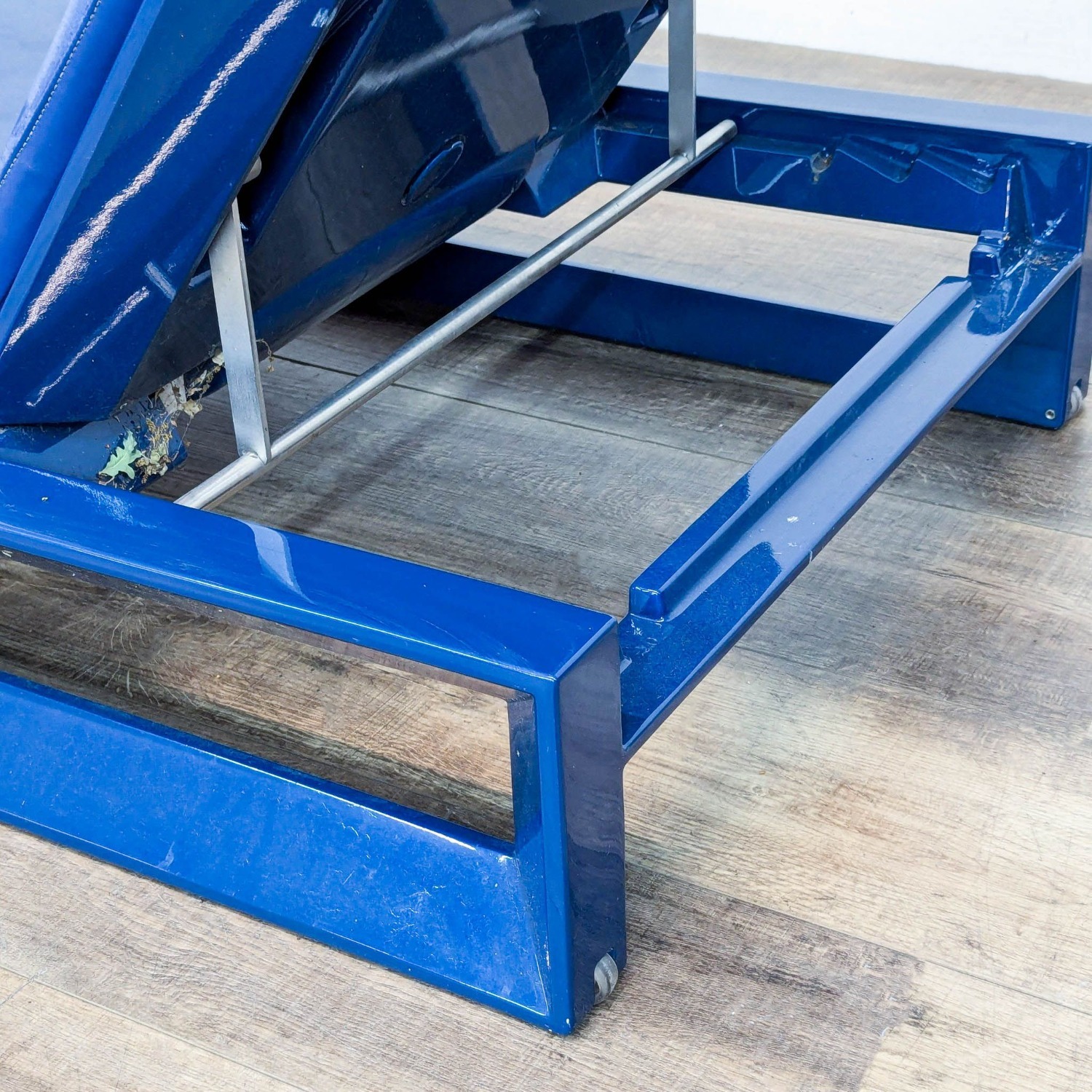 Condominium Frame Modern Outdoor Sun Lounge - image-8