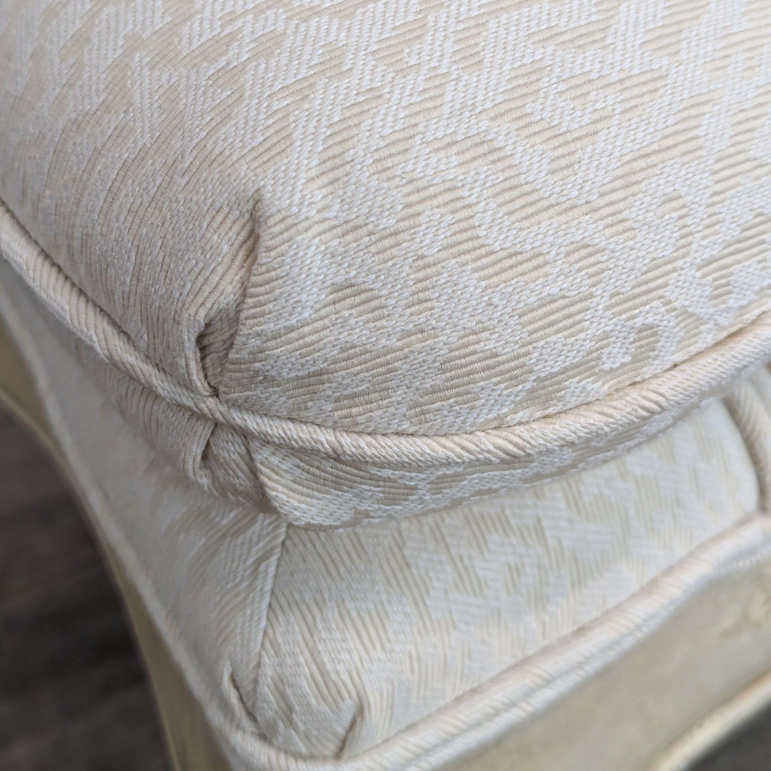 Vintage-Style Accent Chair with Cushioned Seat	 - image-6