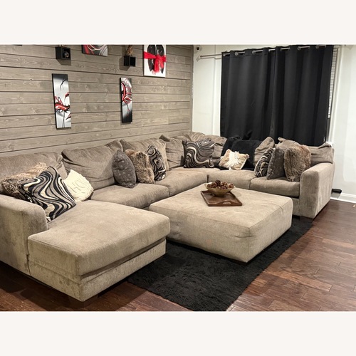 Used Luxe Gray 150'' 4 Piece Right Arm Facing Chaise Sectional for sale on AptDeco