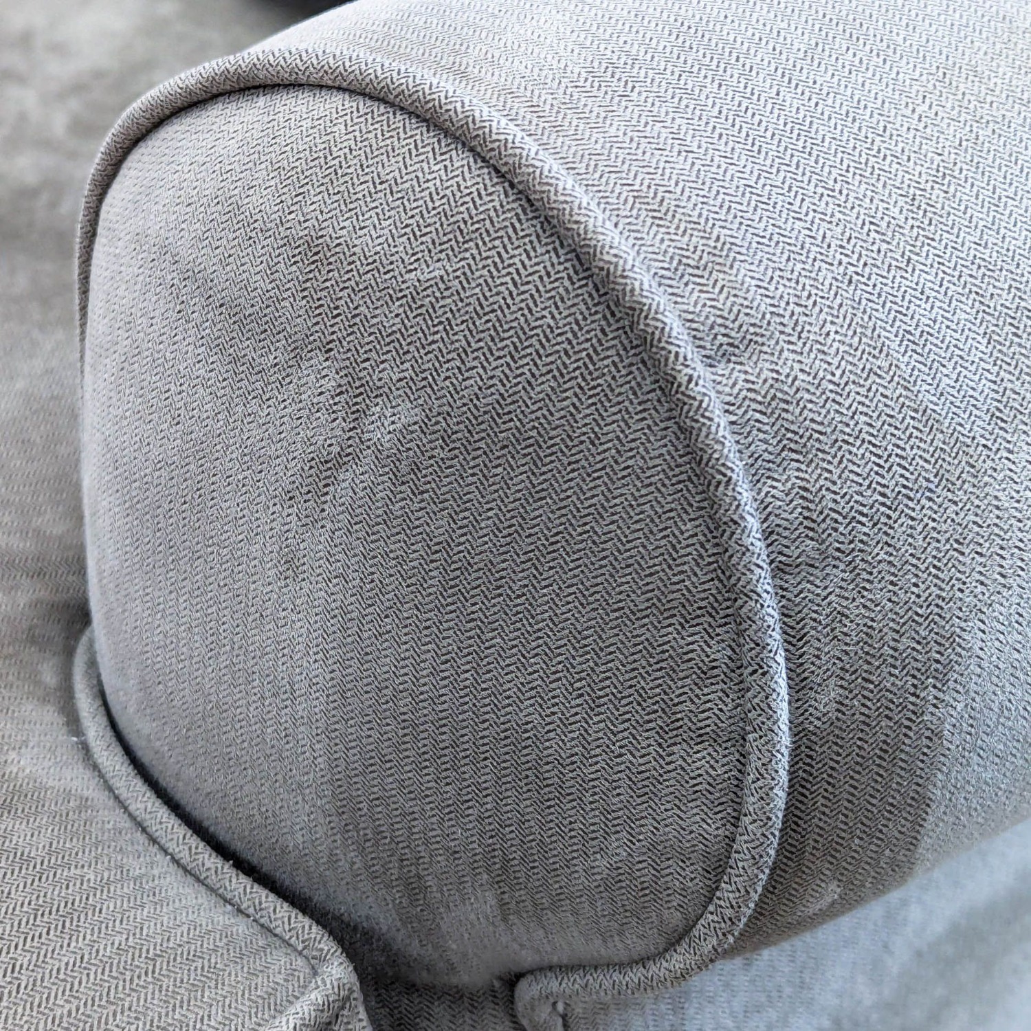 Kincaid Furniture Transitional 3-Seat Sofa - image-5