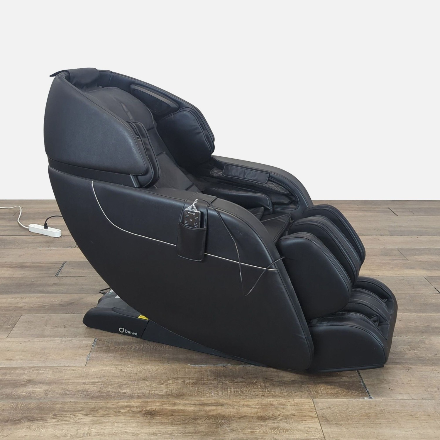 Daiwa Legacy 4 Massage Chair - image-1