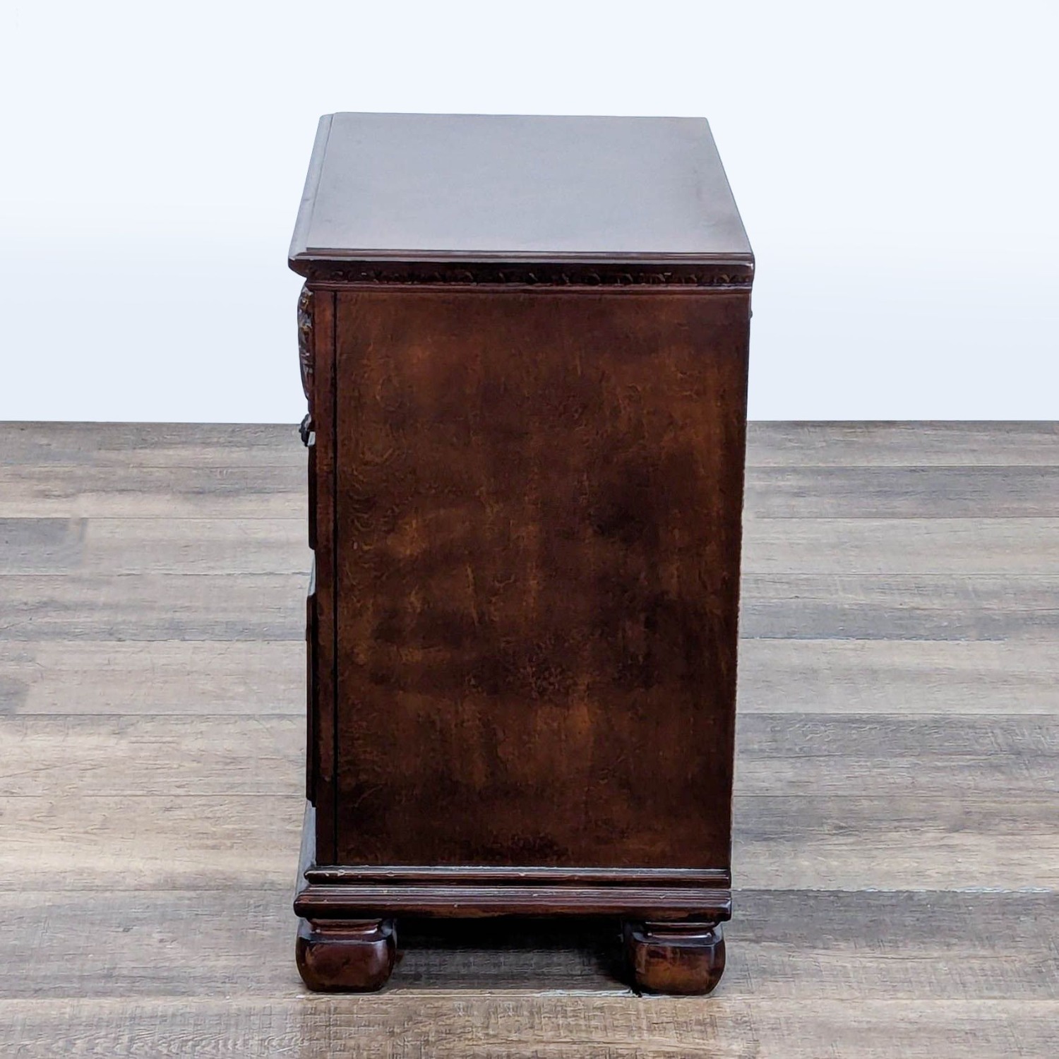 Ashley Furniture Leahlyn Nightstand - image-4