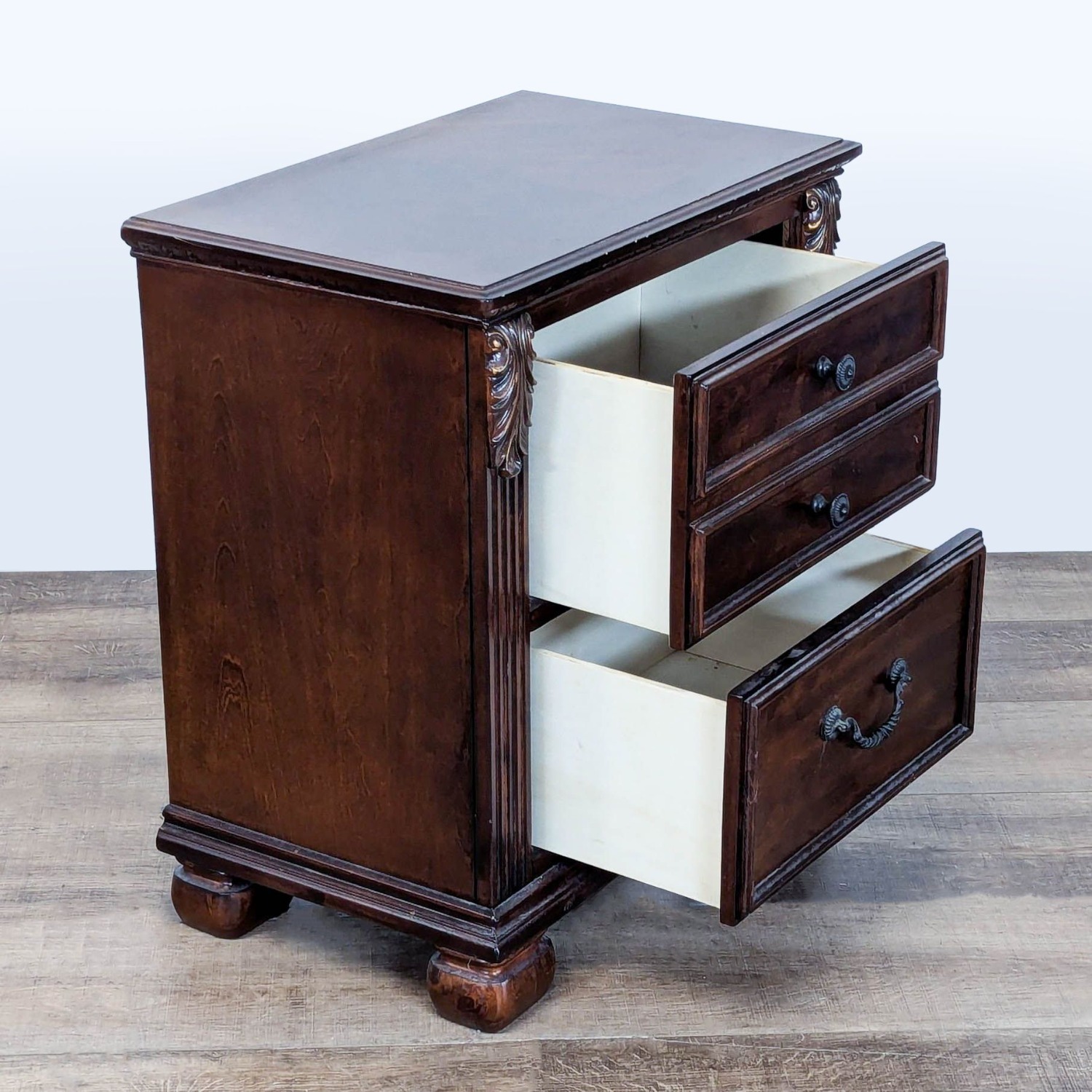 Ashley Furniture Leahlyn Nightstand - image-2